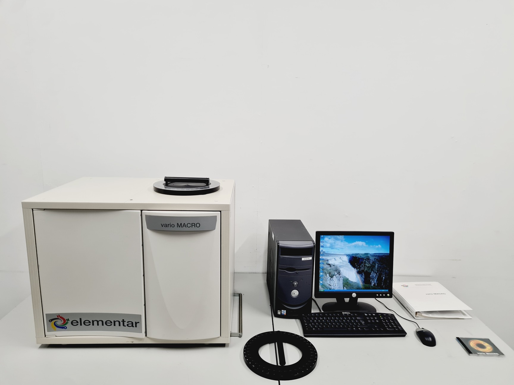 Image of Elementar Vario Macro CN Elemental Analyzer