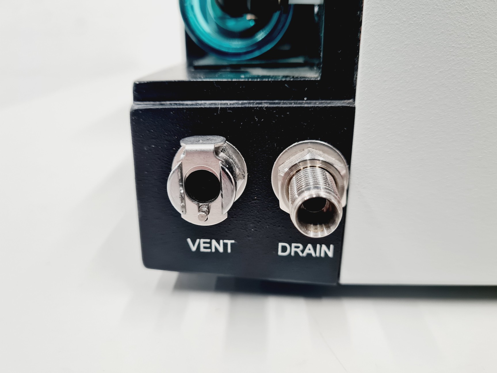 Image of Thermo Scientific Corona Ultra RS Charged Aerosol Detector (CAD) Lab