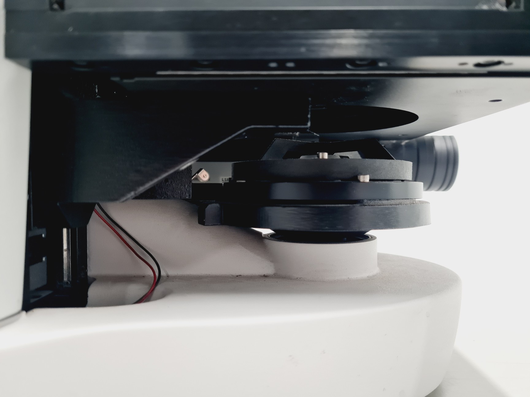 Image of Perkin Elmer Spectrum Spotlight 200 FT-IR Microscope with Stage Controller