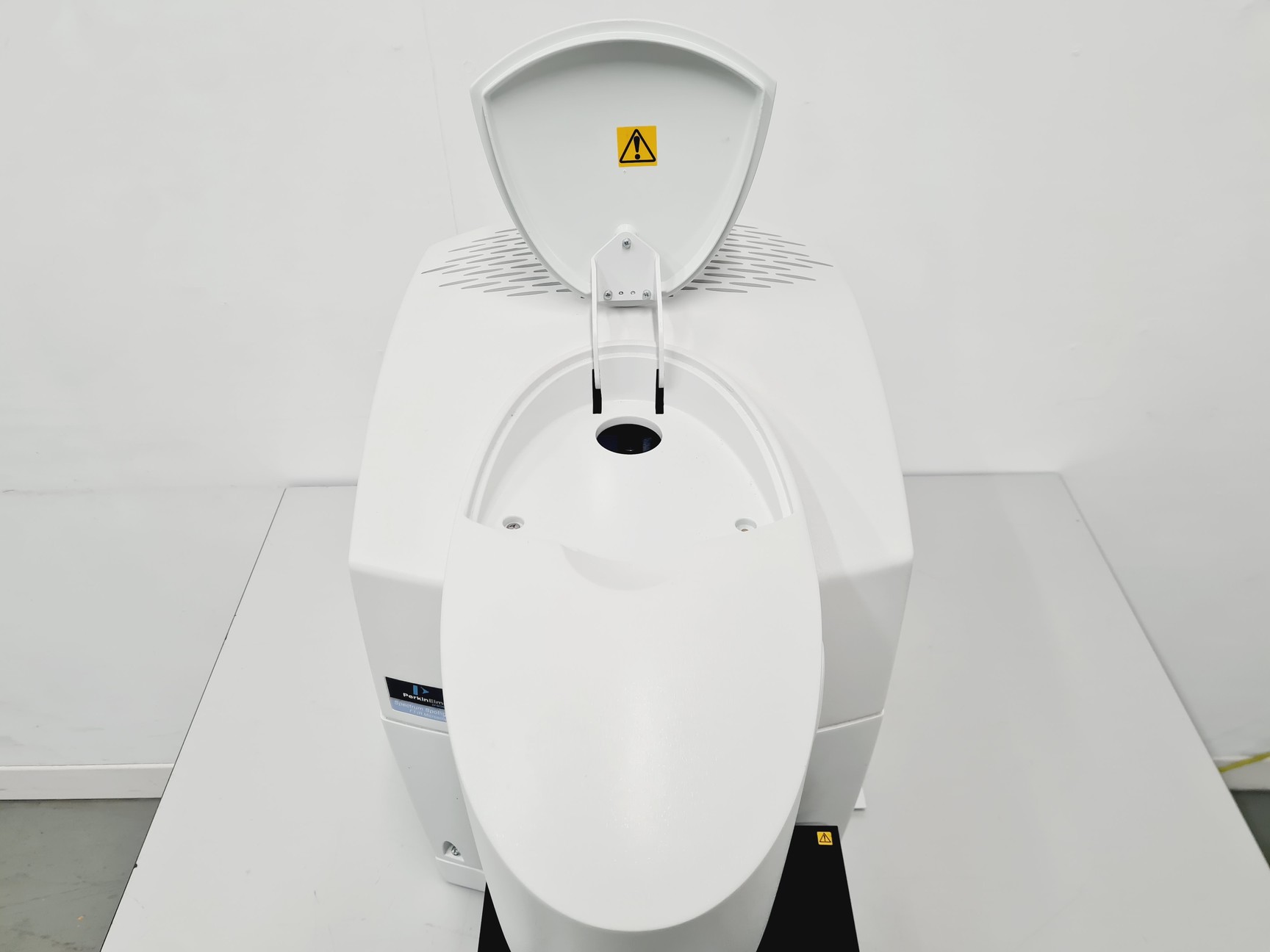 Image of Perkin Elmer Spectrum Spotlight 200 FT-IR Microscope with Stage Controller