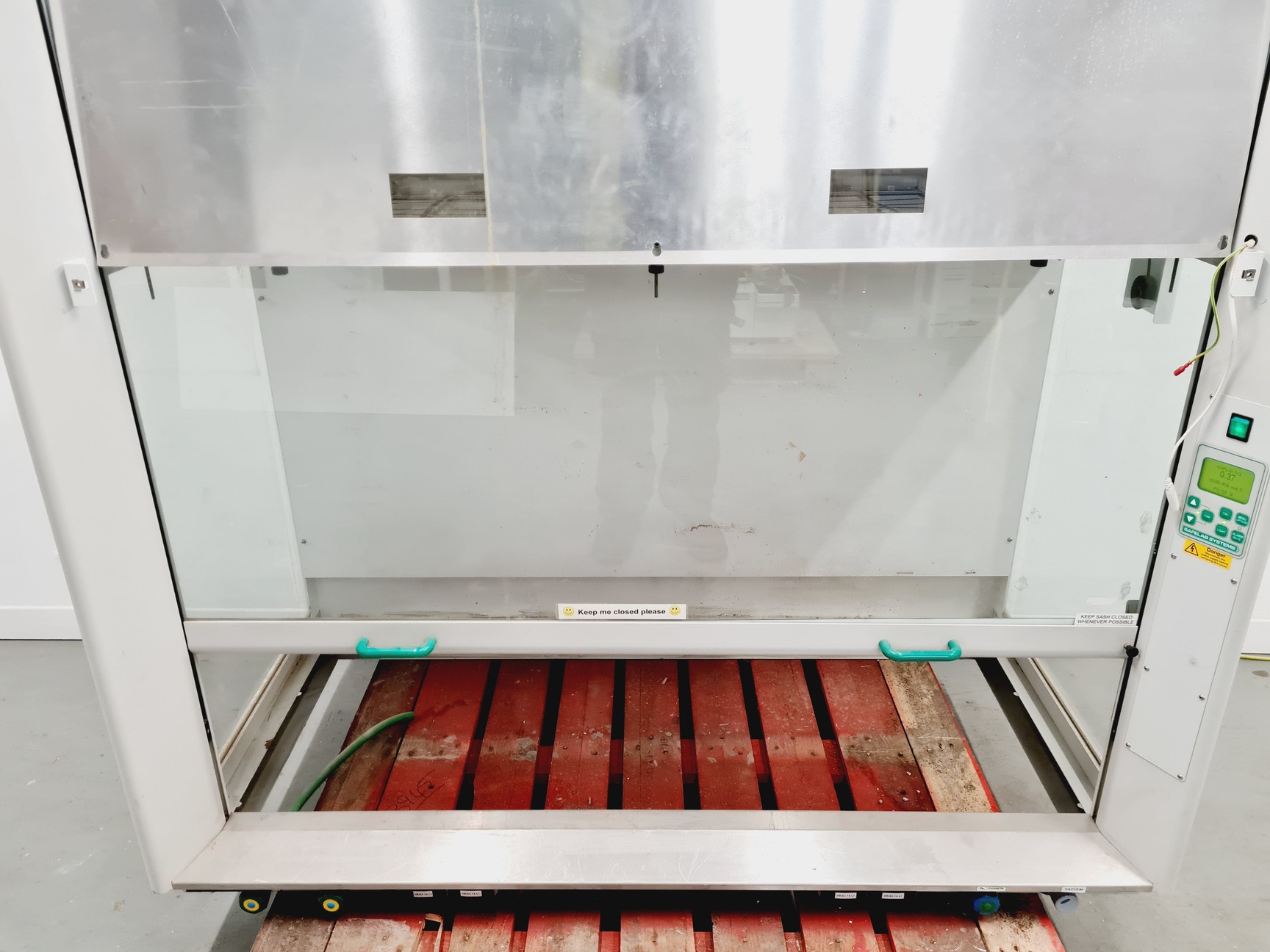 Image of Safelab Airone 1500R Recirculating Fume Cupboard 