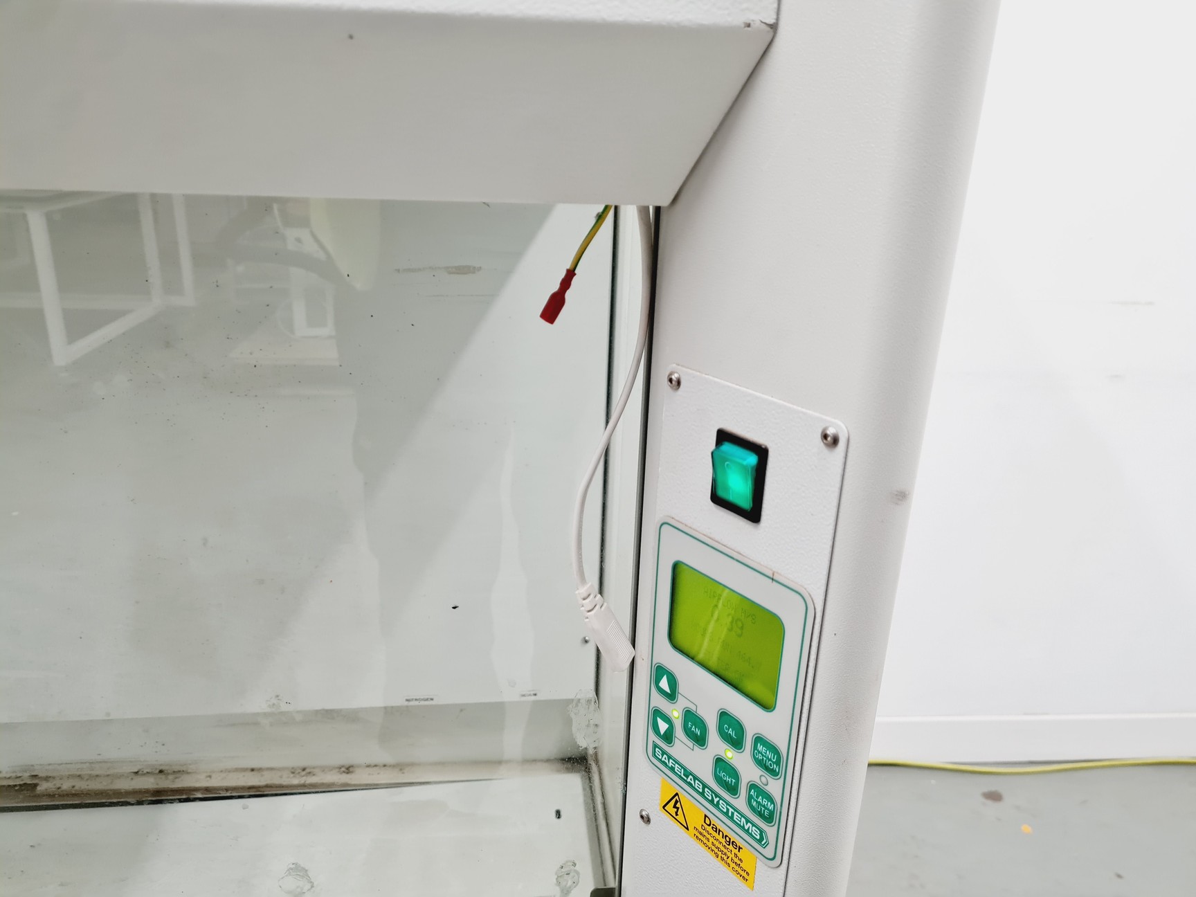 Image of Safelab Airone 1500R Recirculating Fume Cupboard 
