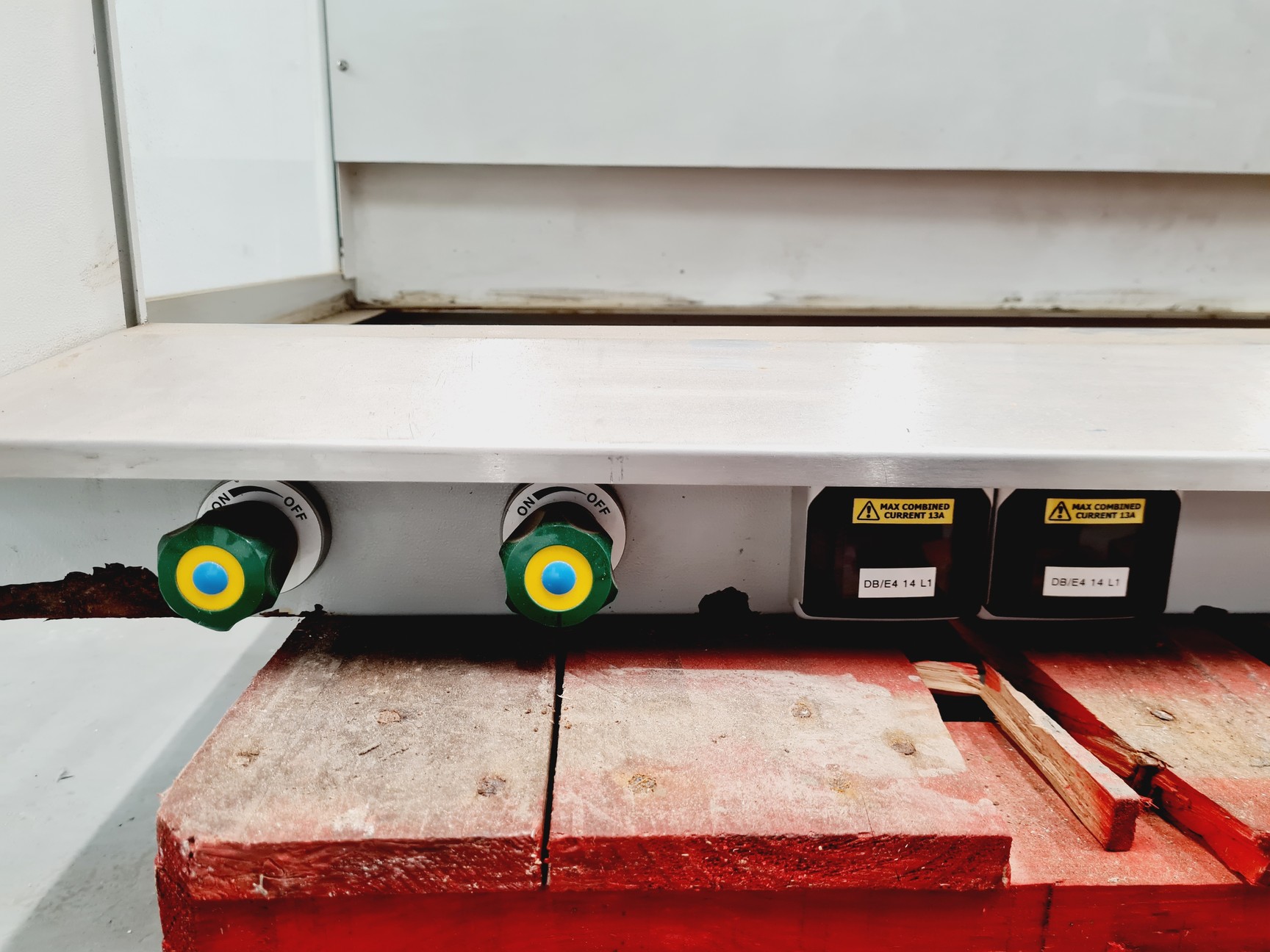 Image of Safelab Airone 1500R Recirculating Fume Cupboard 