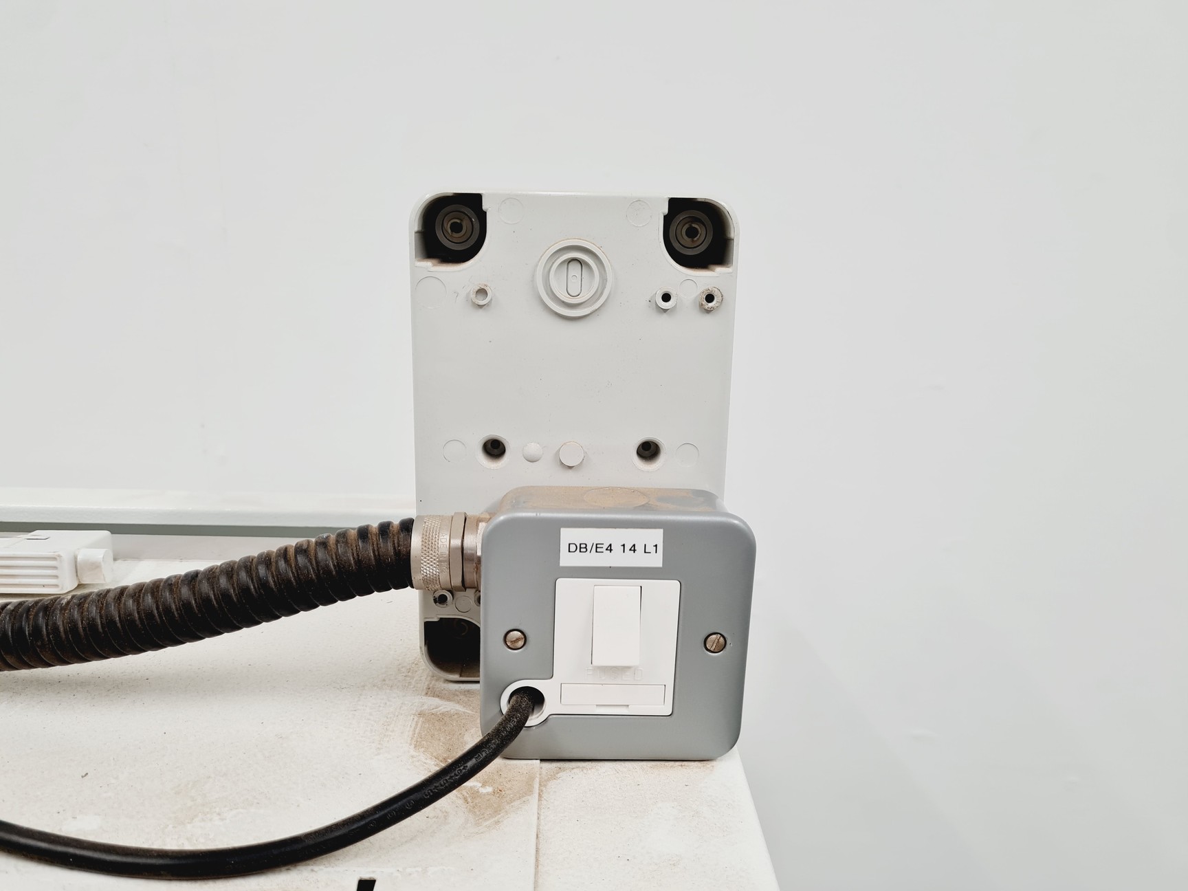 Image of Safelab Airone 1500R Recirculating Fume Cupboard 