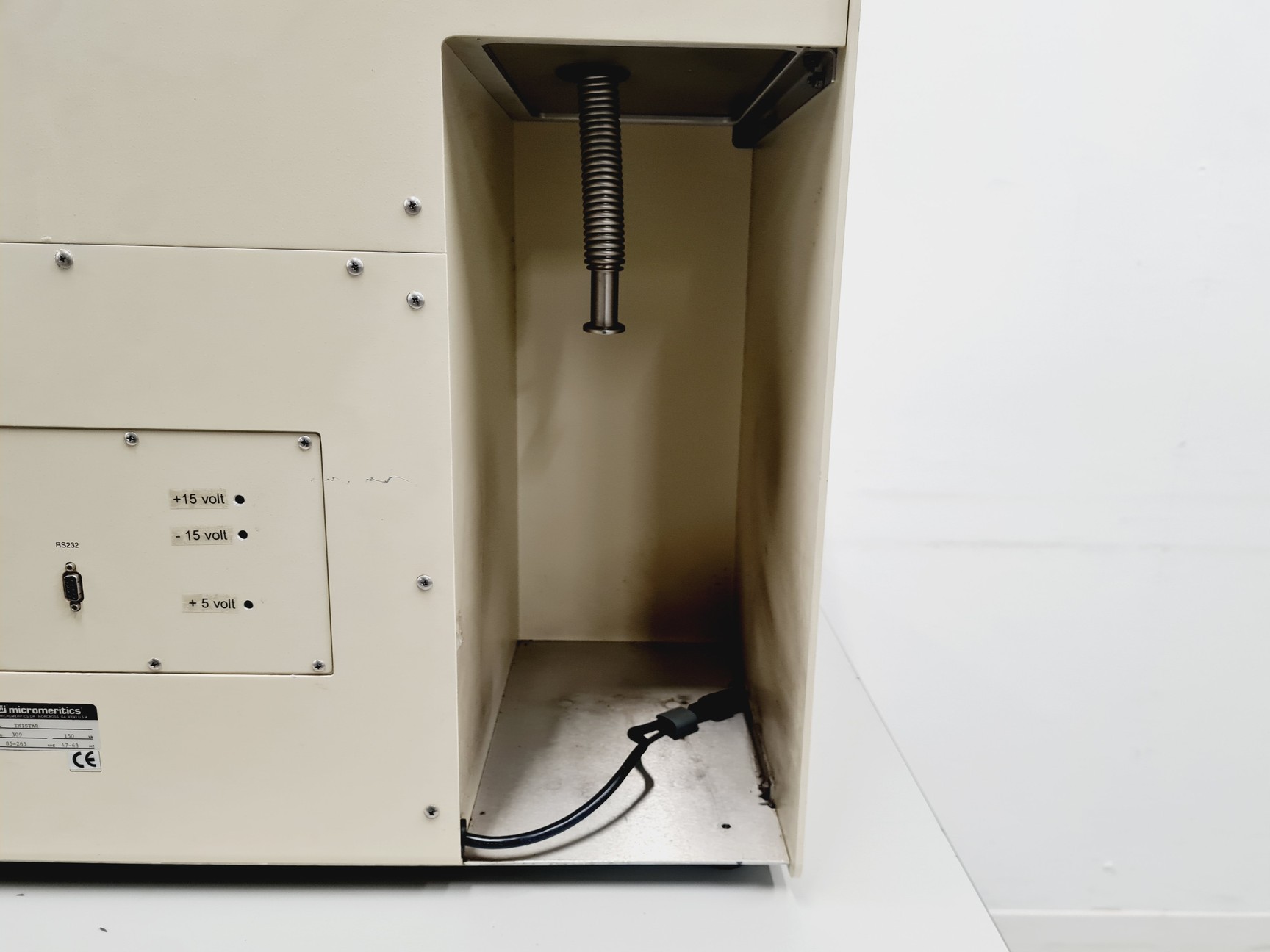 Image of Micromeritics Tristar Surface Area Pore Size Analyser Lab