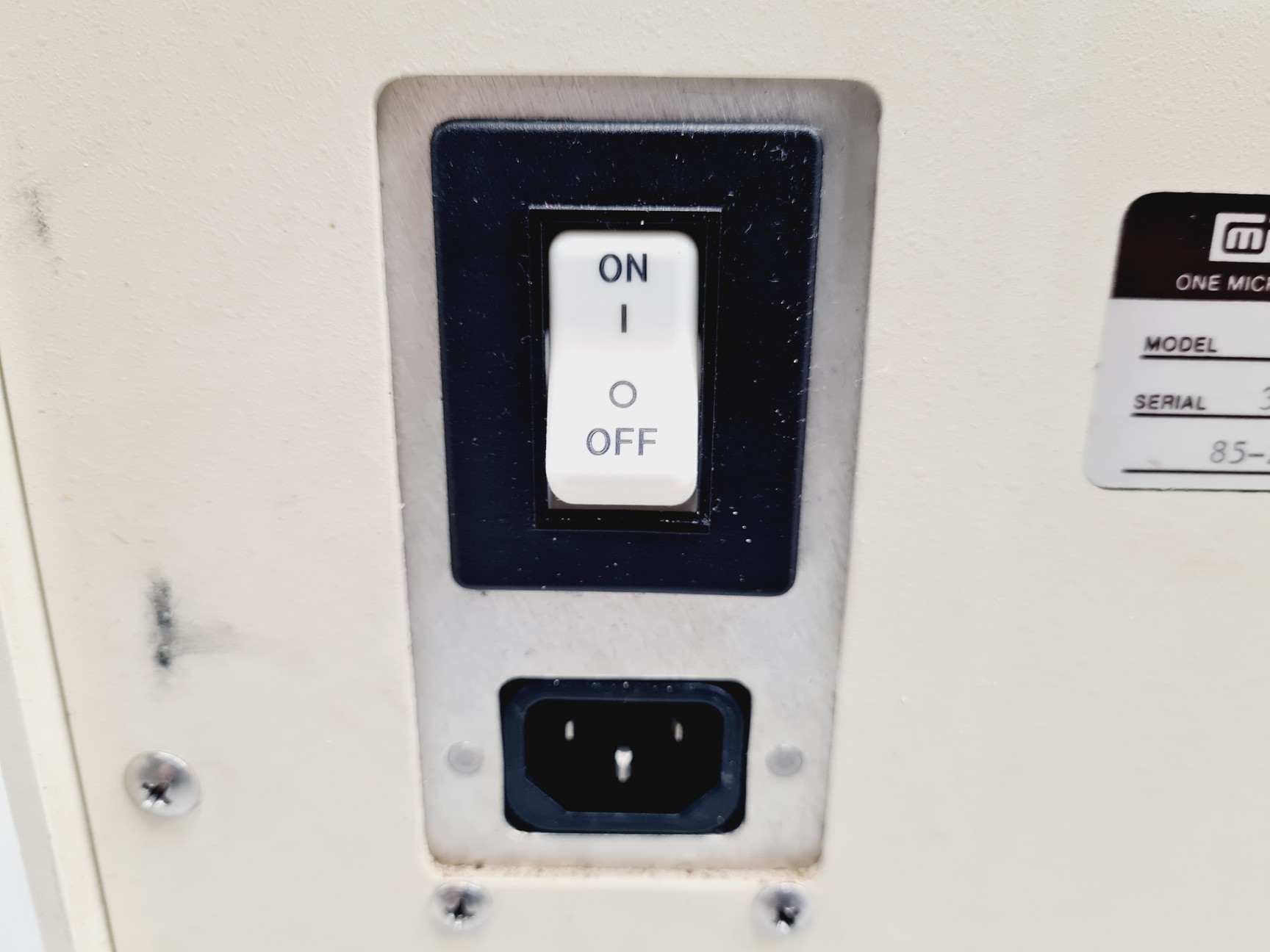 Image of Micromeritics Tristar Surface Area Pore Size Analyser Lab