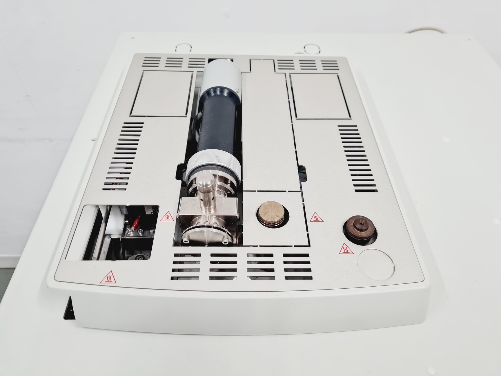 Image of Thermo Scientific Trace GC Ultra Gas Chromatograph with Thermo Alimentatore DRH