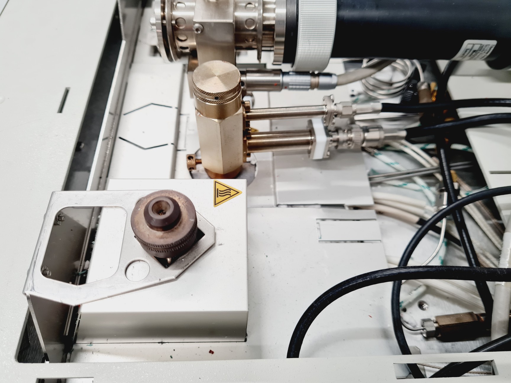 Image of Thermo Scientific Trace GC Ultra Gas Chromatograph with Thermo Alimentatore DRH