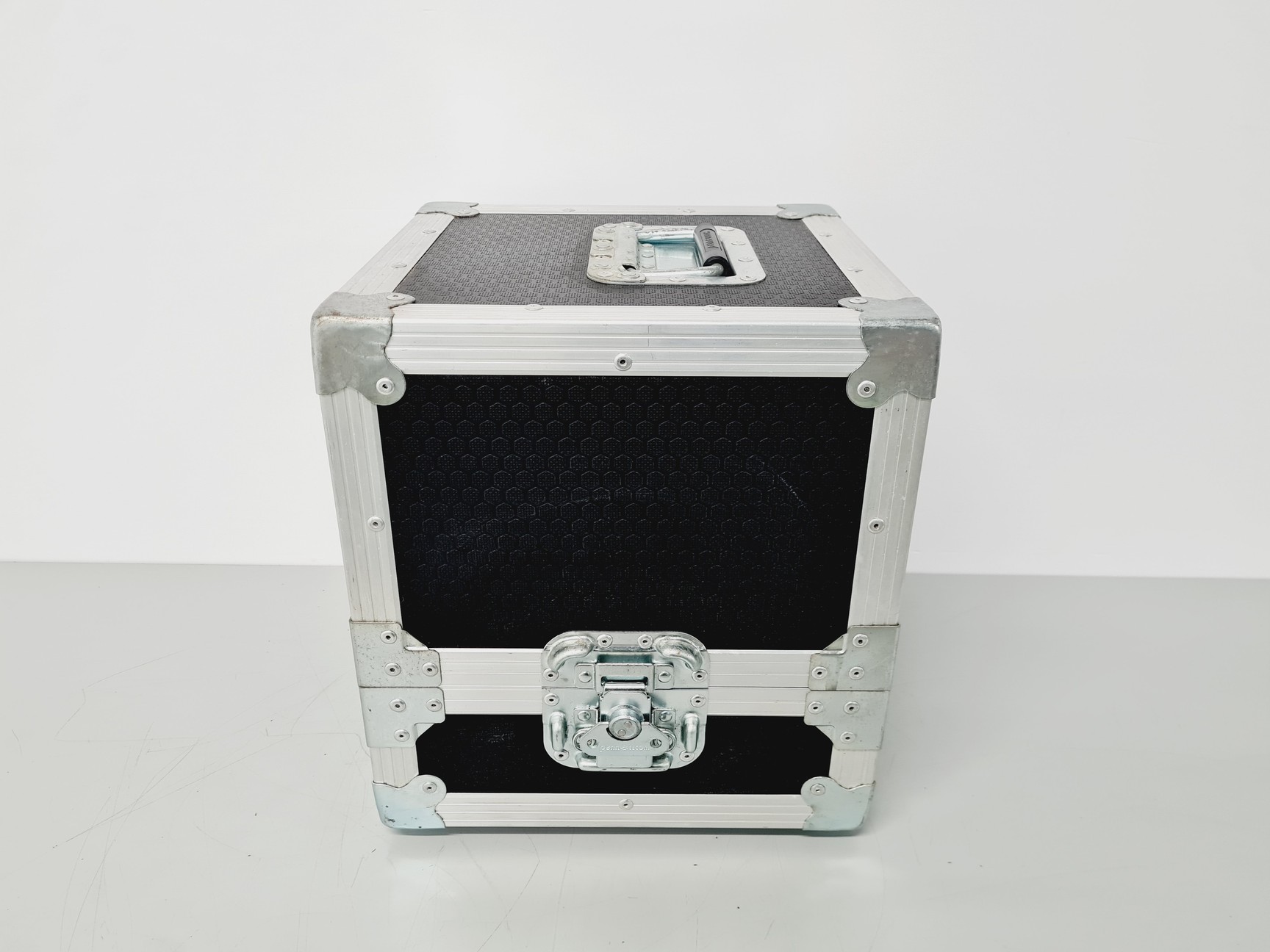 Image of Genesig Q32 gen2 Real-Time PCR Machine w/ Case Lab