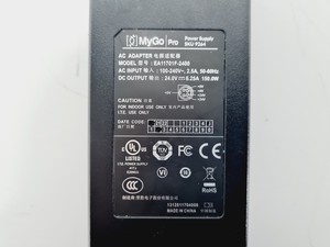 Thumbnail image of Genesig Q32 gen2 Real-Time PCR Machine w/ Case Lab