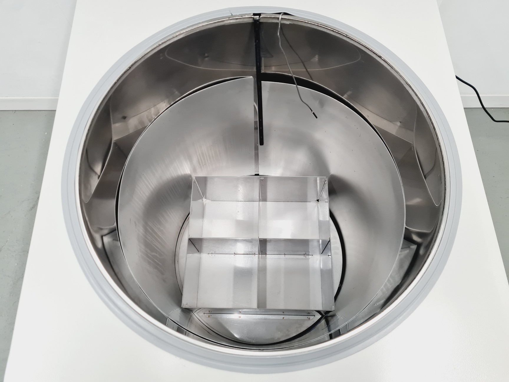 Image of Thermo Scientific CryoPlus 2 Model - 7403TF Lab