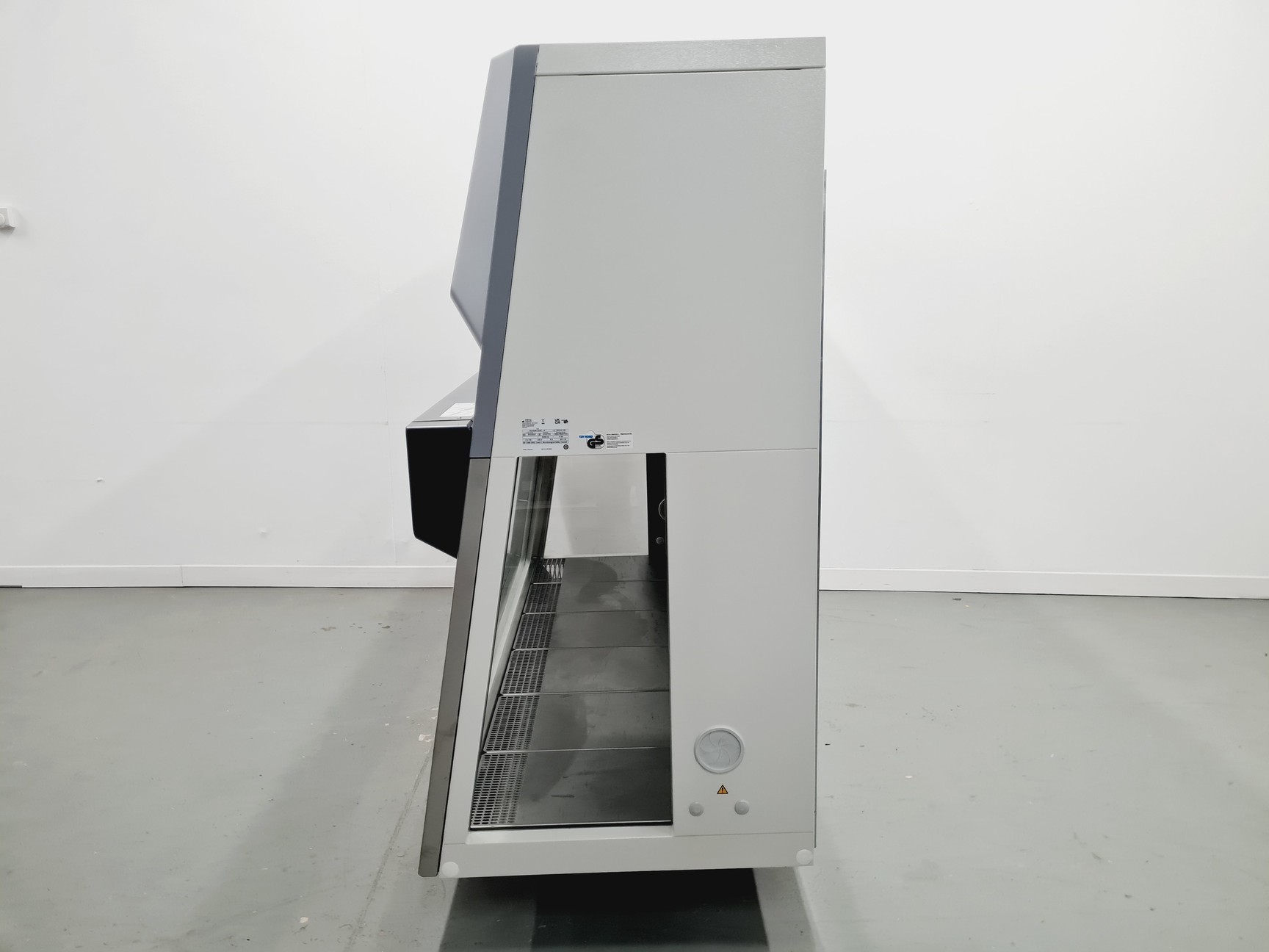 Image of Thermo Scientific HeraSafe 2030i 1.8 Microbiological Safety Cabinet Class II