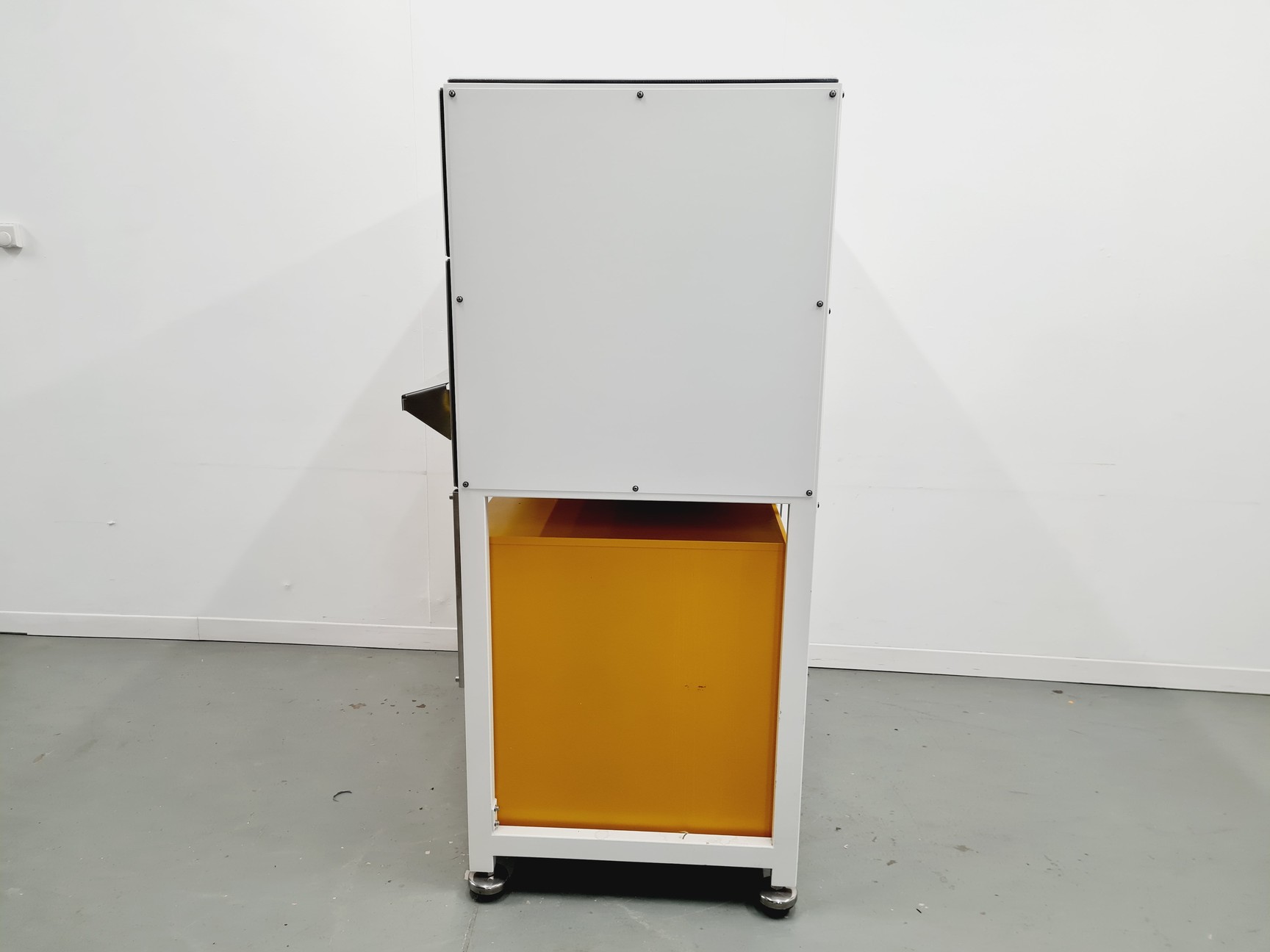 Image of MBraun MB-SPS 800 Solvent Extraction System Lab