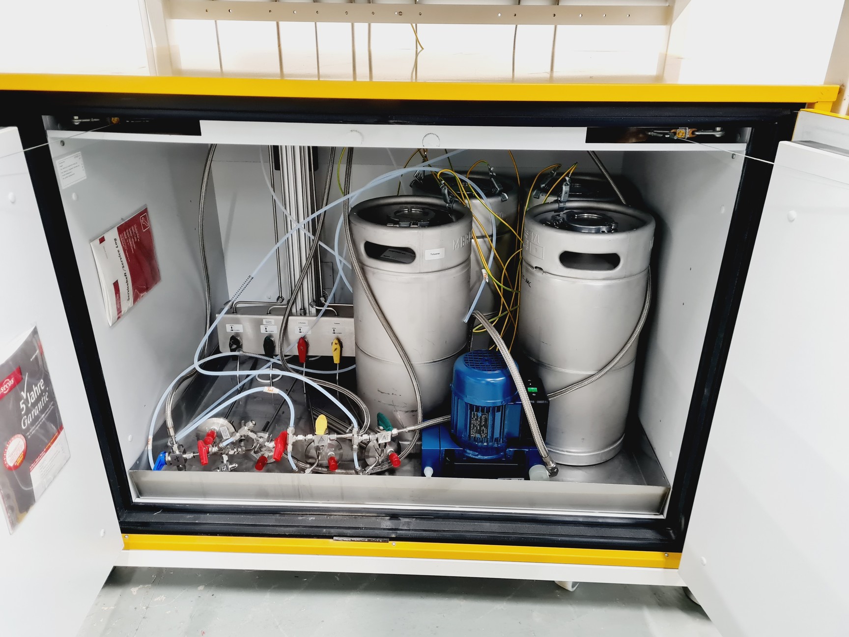 Image of MBraun MB-SPS 800 Solvent Extraction System Lab