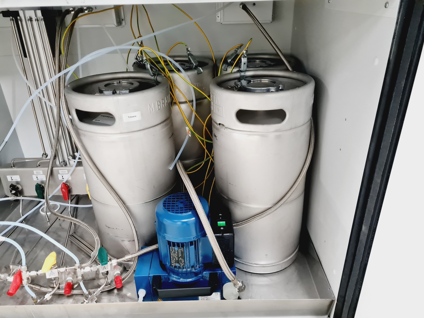 Image of MBraun MB-SPS 800 Solvent Extraction System Lab