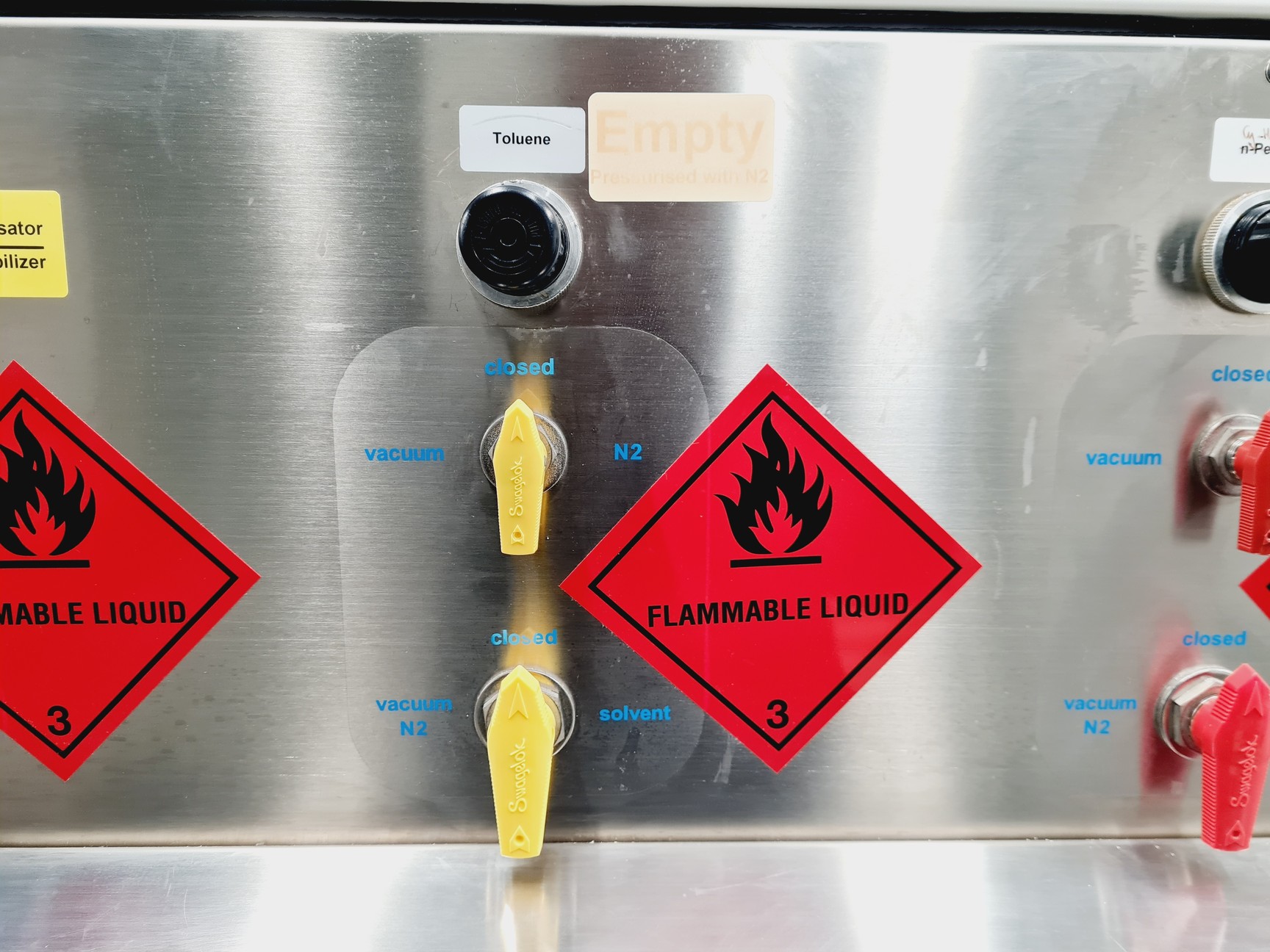 Image of MBraun MB-SPS 800 Solvent Extraction System Lab