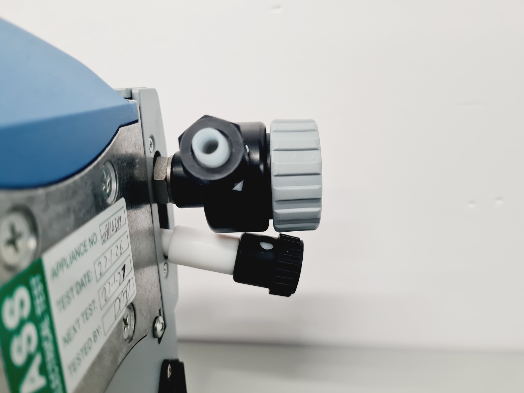 Image of Vacuubrand MZ 1C Vario Vacuum Pump with CVC 3000 Lab