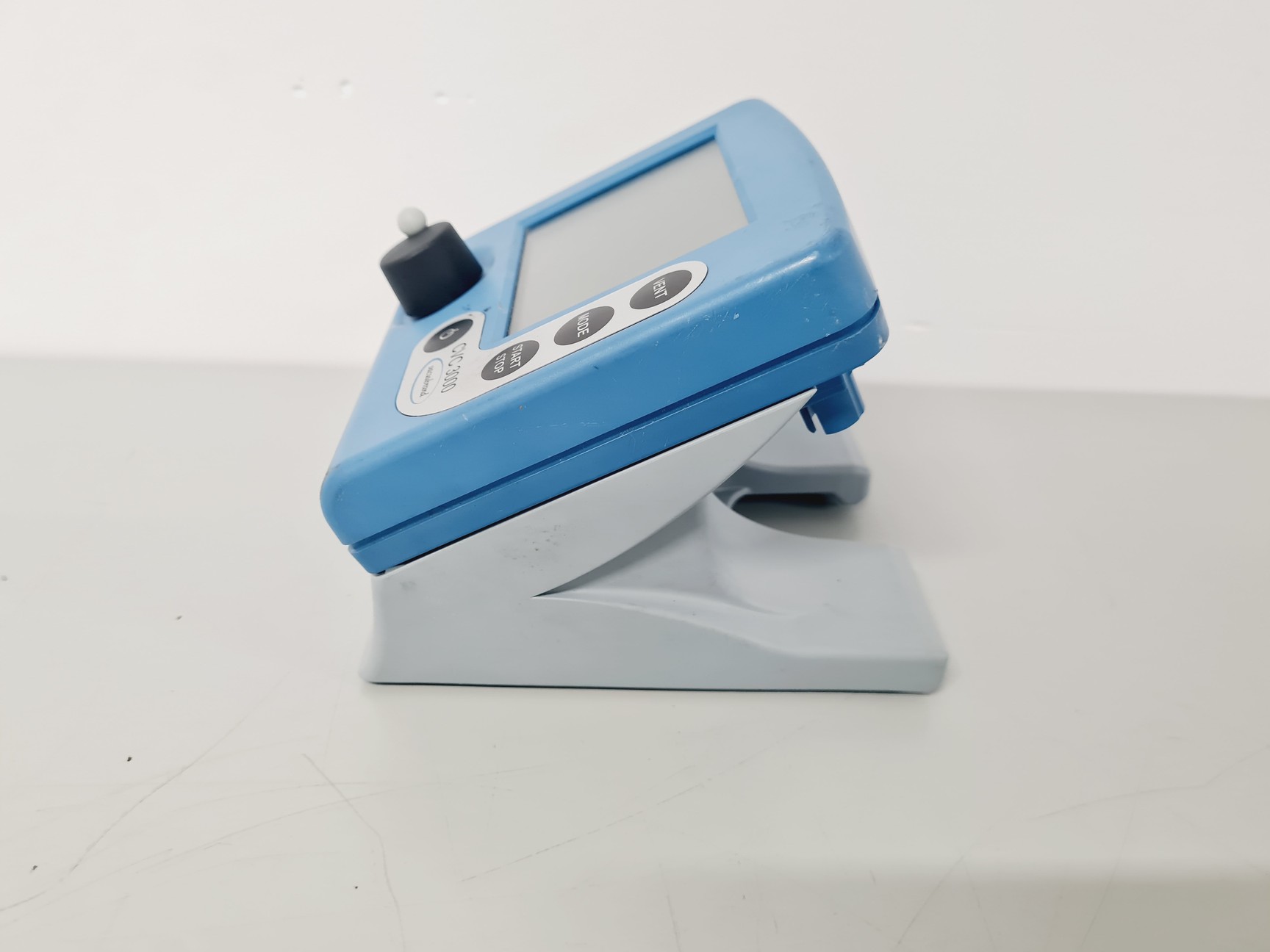 Image of Vacuubrand MZ 1C Vario Vacuum Pump with CVC 3000 Lab