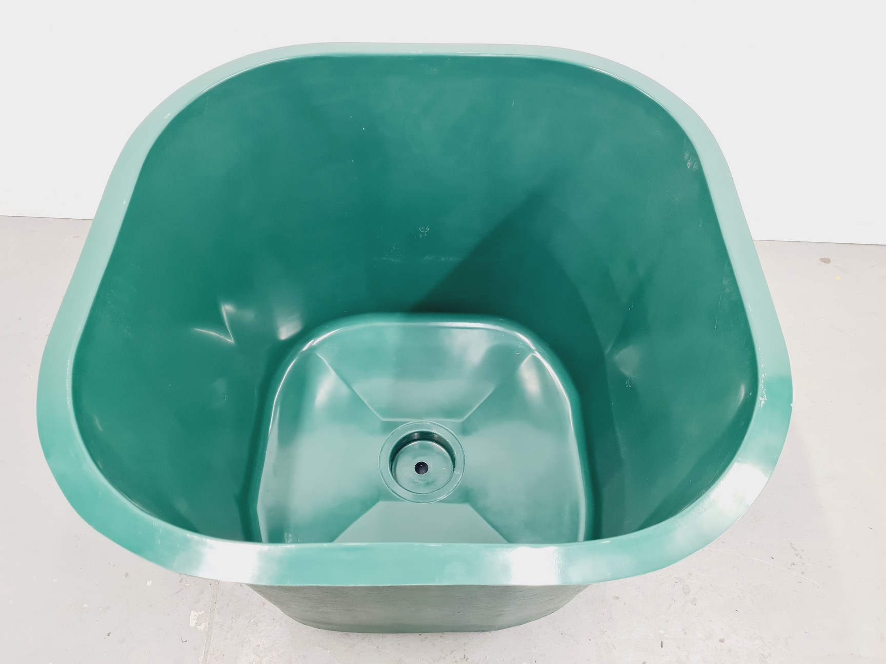 Image of Purewell Fish Farming Green Large Fibreglass Tank 640L 