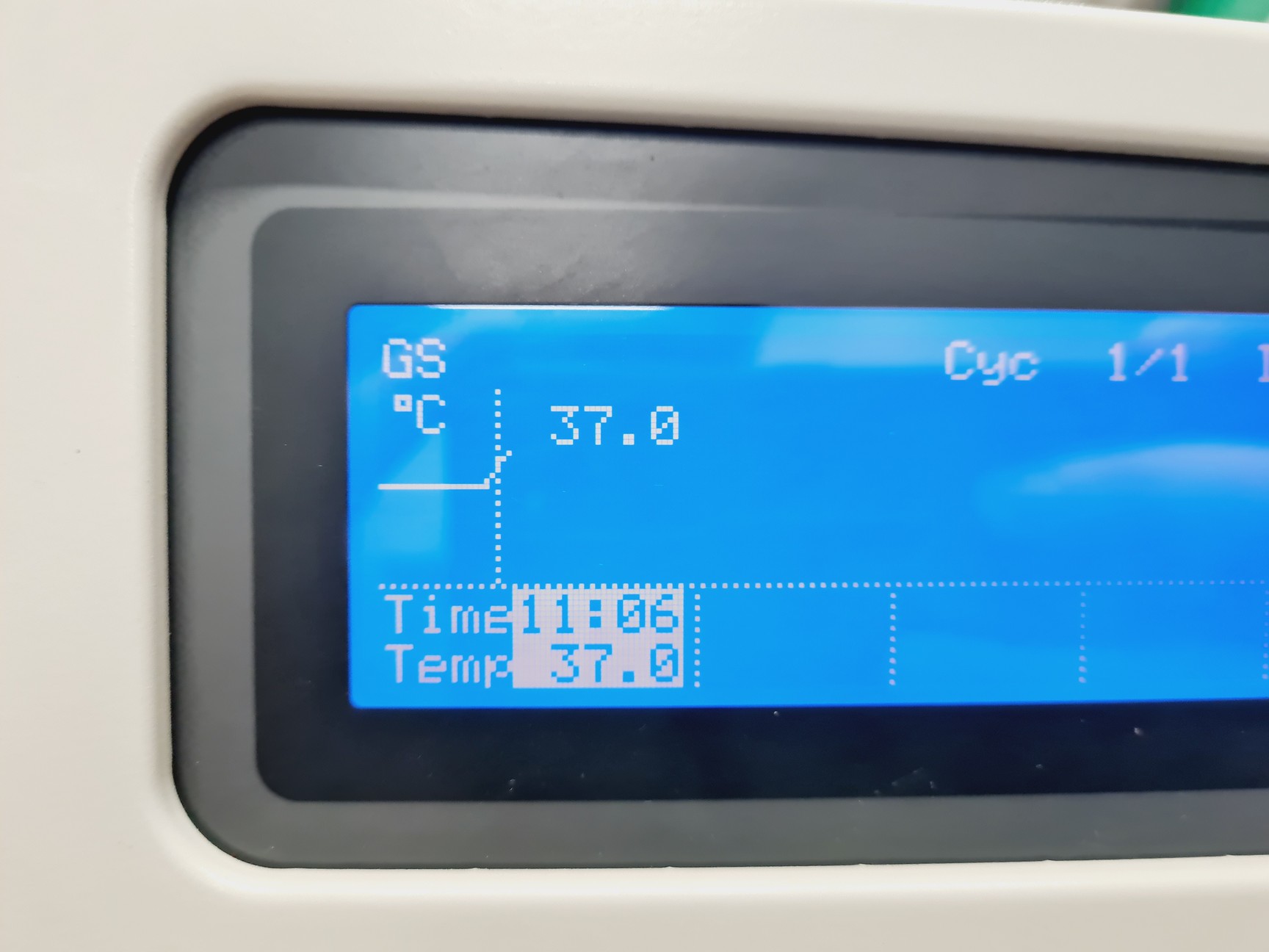 Image of Panasonic MIR-254-PE Refrigerated Incubator Lab