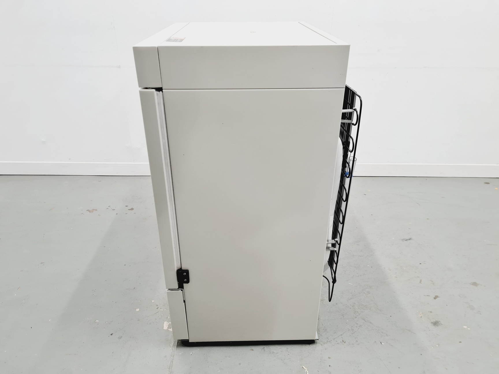 Image of Sanyo MIR-153 Refrigerated Laboratory Incubator Lab