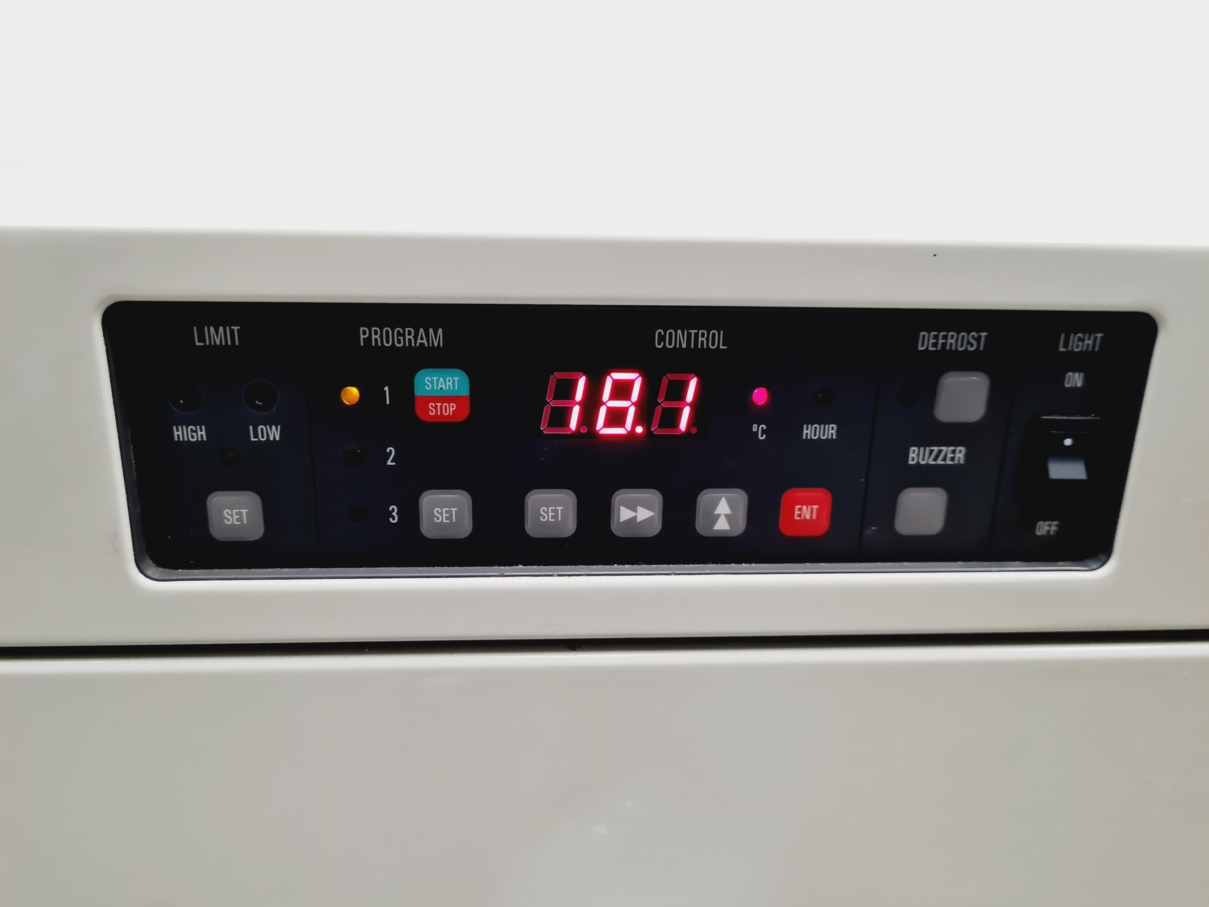Image of Sanyo MIR-153 Refrigerated Laboratory Incubator Lab