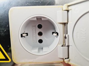 Thumbnail image of Thermo Scientific Herasafe KS 12 Class II Safety Cabinet Lab