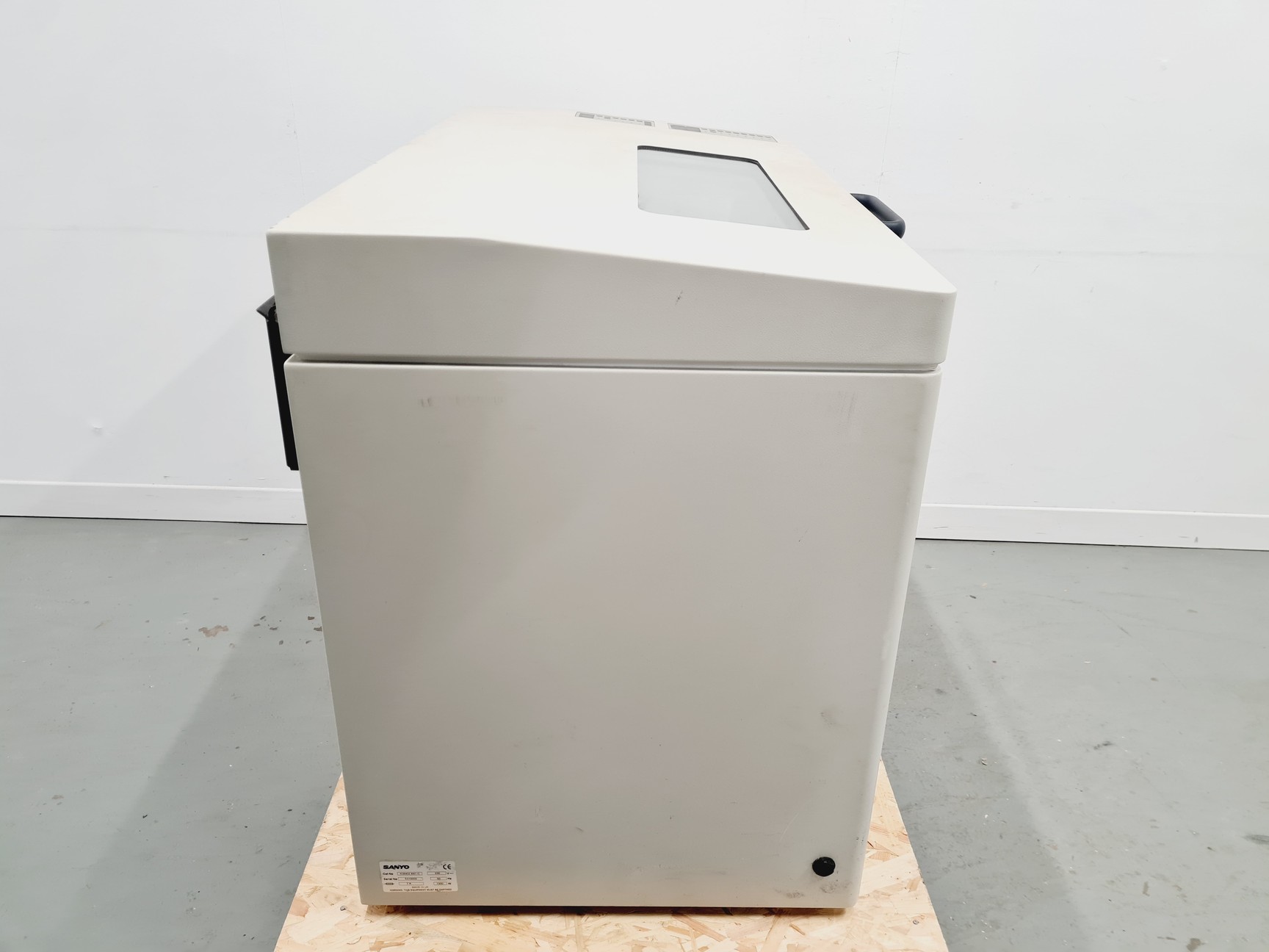 Image of Sanyo Orbital Shaking Incubator IOX402.XX1.C Lab