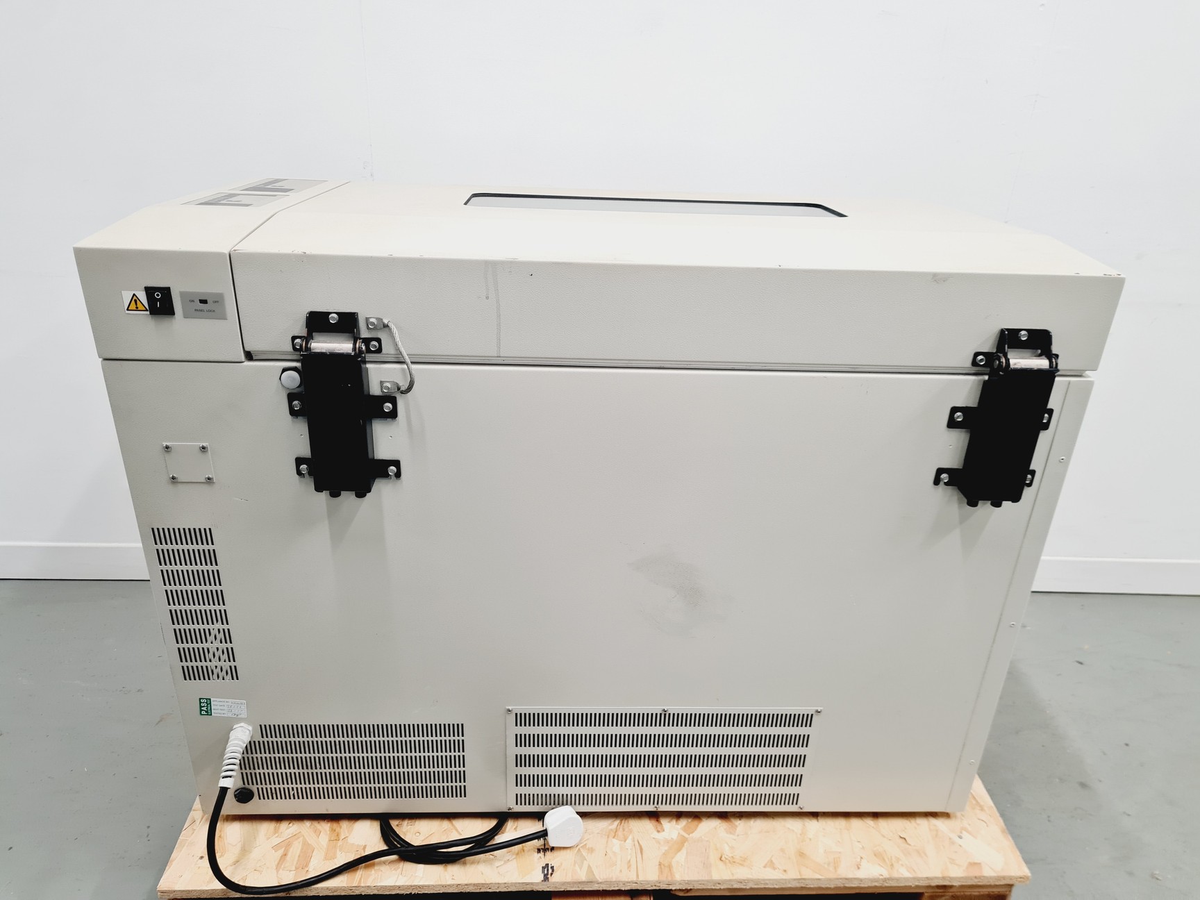 Image of Sanyo Orbital Shaking Incubator IOX402.XX1.C Lab