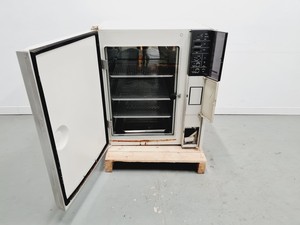 Thumbnail image of Sanyo MCO-175 CO2 Incubator