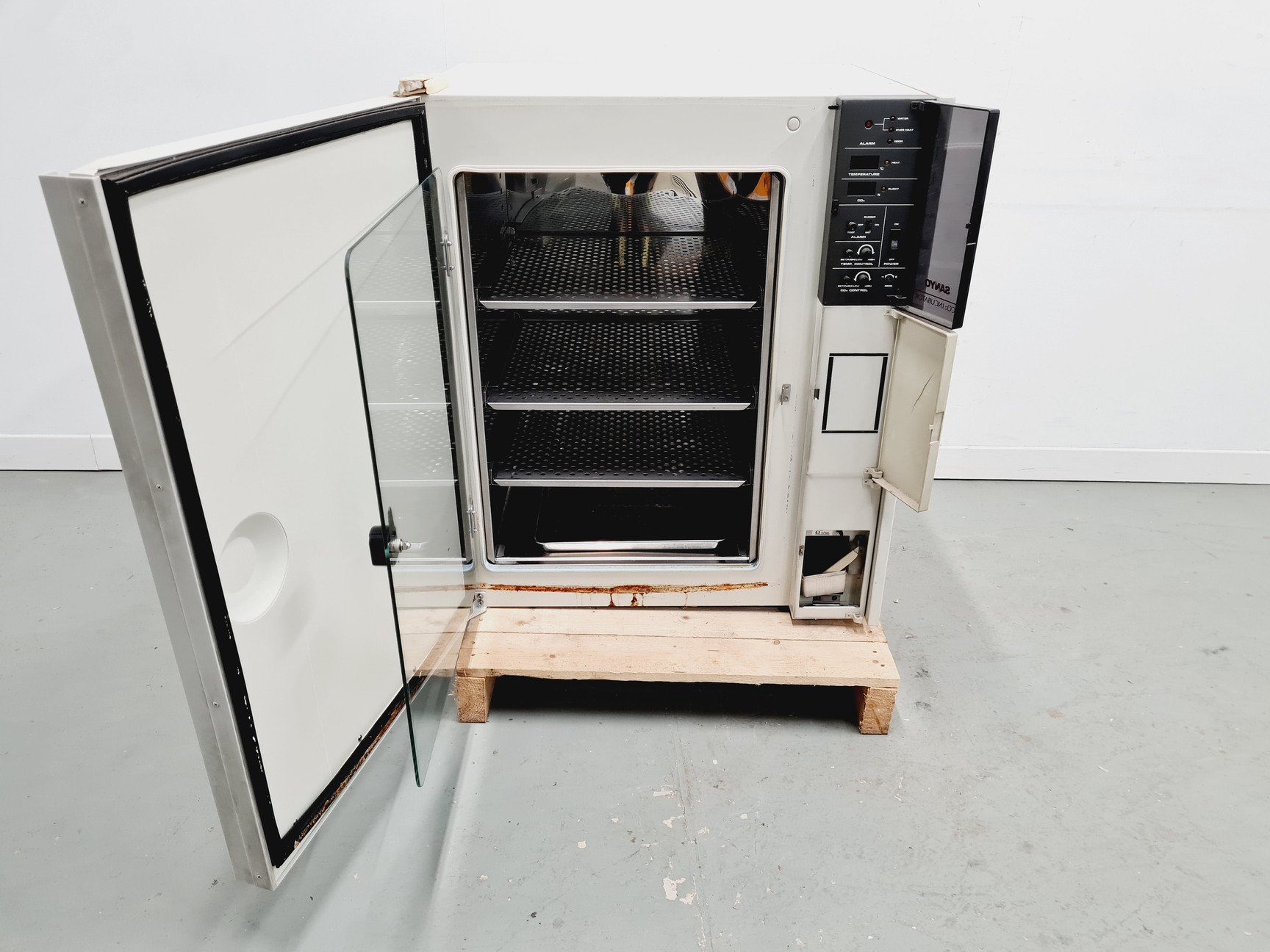 Image of Sanyo MCO-175 CO2 Incubator