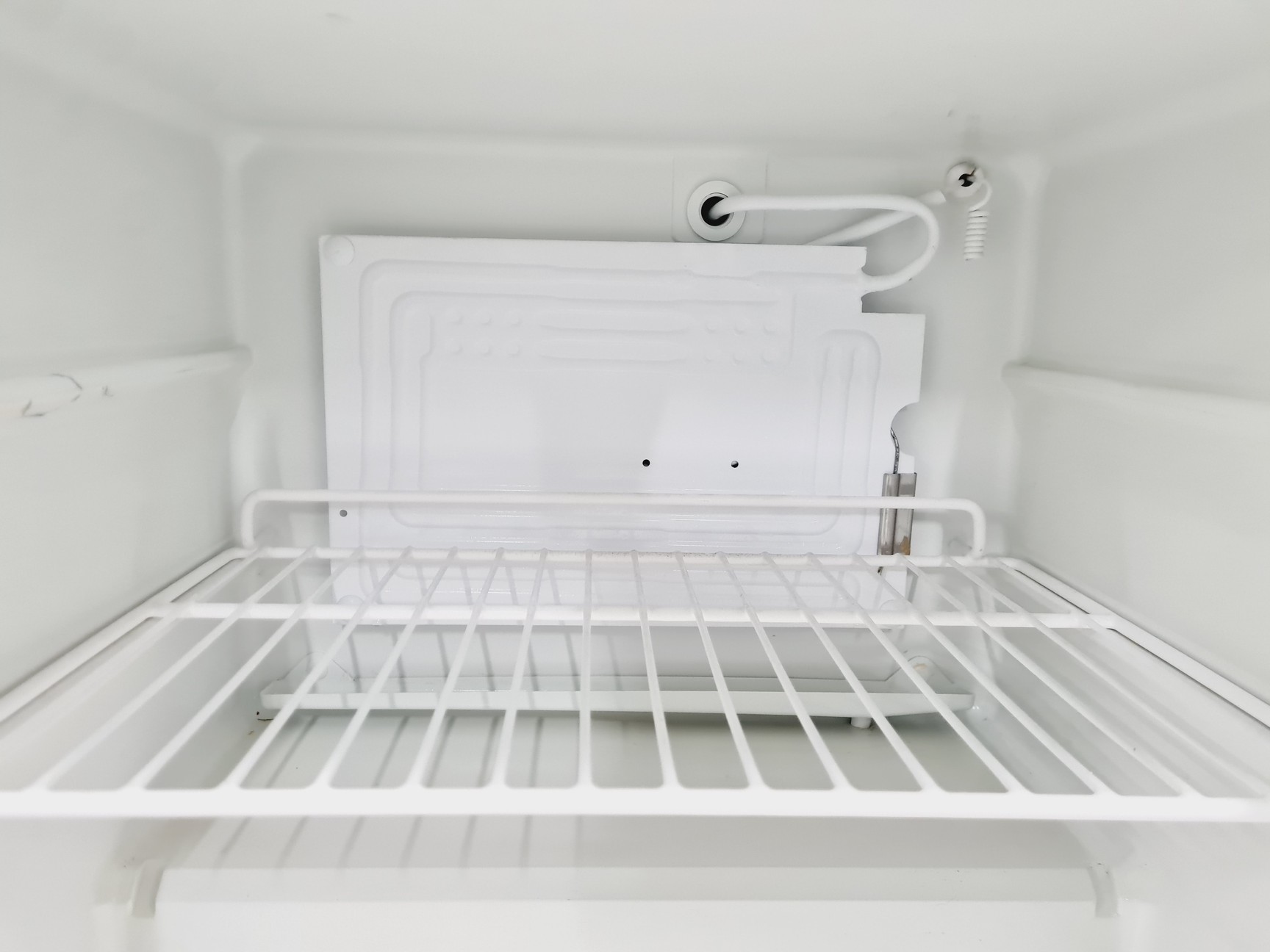 Image of Lec Medical LR202 Medical Fridge Lab