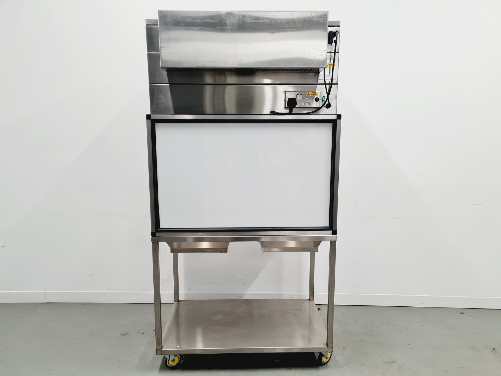 Image of Vet Tech Solutions Safety Cabinet 101x62x195 cm (LxWxH) Lab