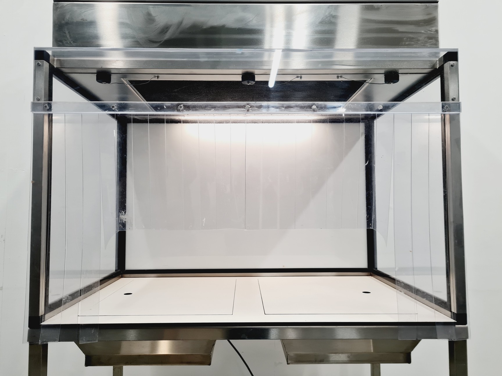 Image of Vet Tech Solutions Safety Cabinet 101x62x195 cm (LxWxH) Lab