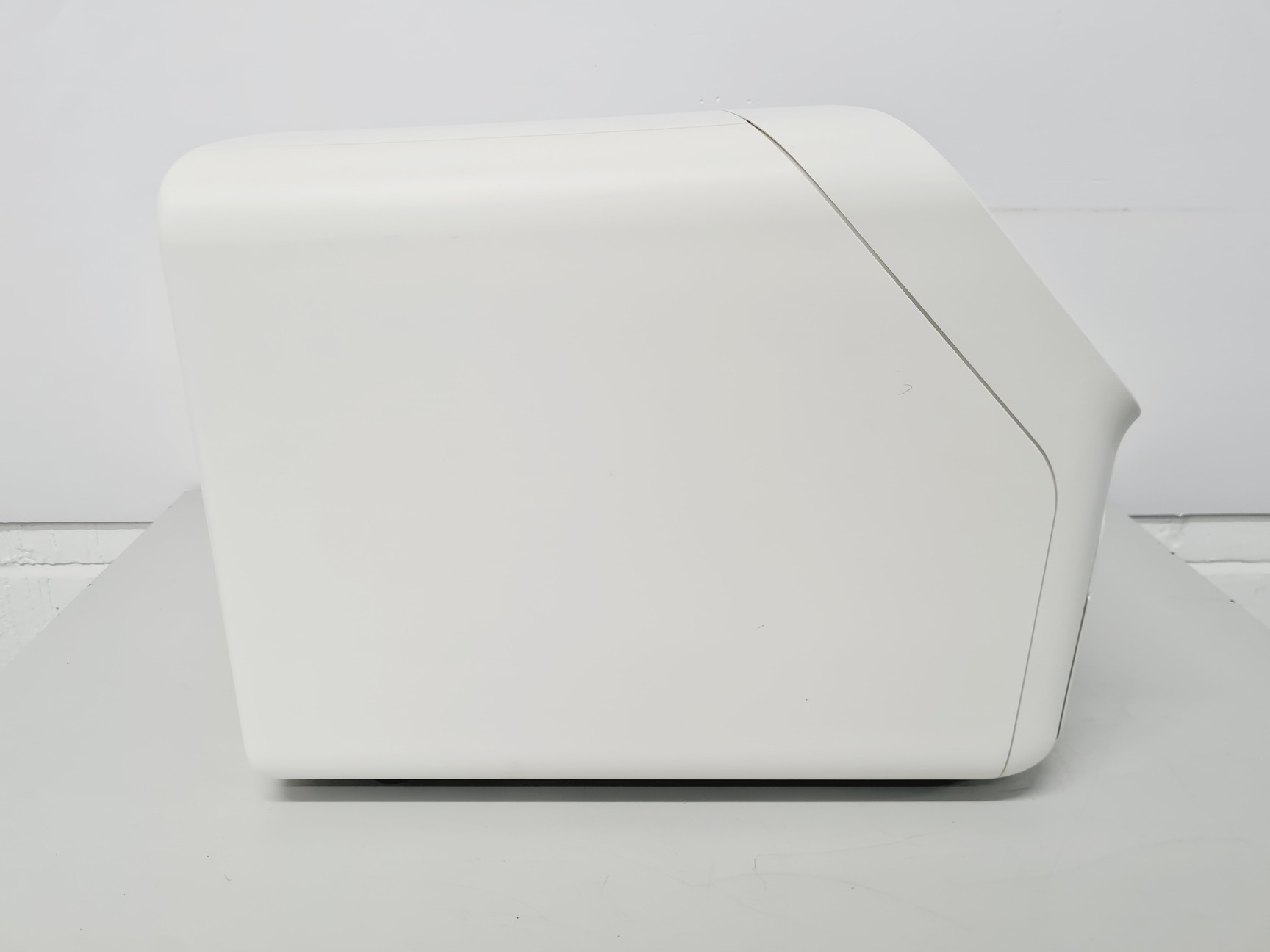 Image of Applied Biosystems QuantStudio 5 Real-Time PCR Instrument 384-Well