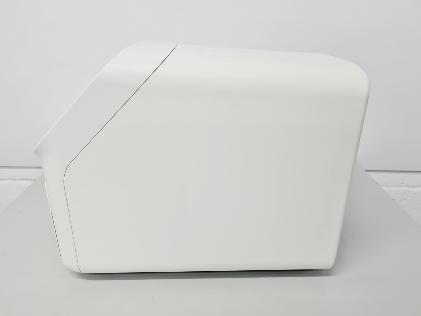 Image of Applied Biosystems QuantStudio 5 Real-Time PCR Instrument 384-Well