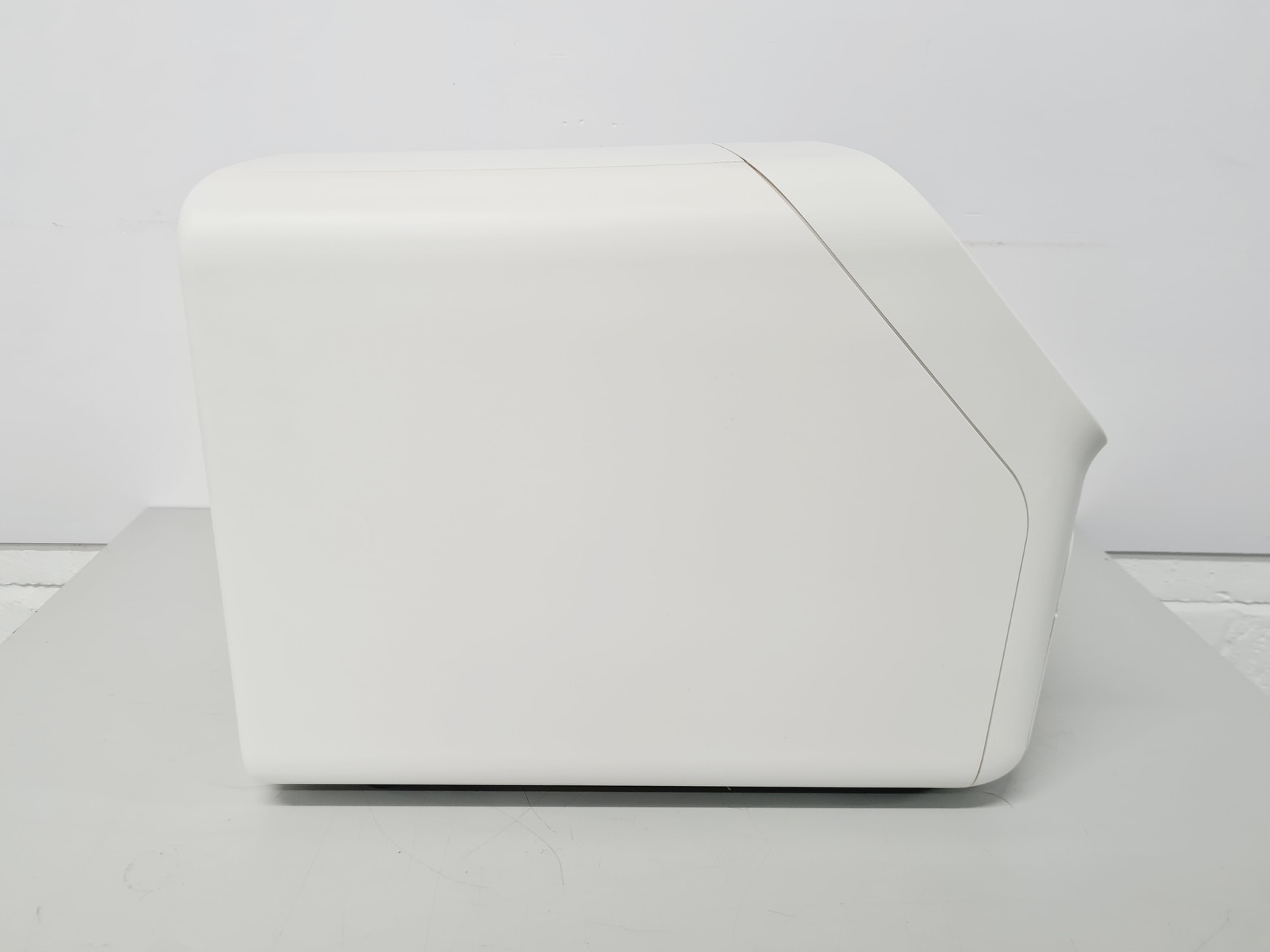 Image of Applied Biosystems QuantStudio 5 Real-Time PCR Instrument 384-Well