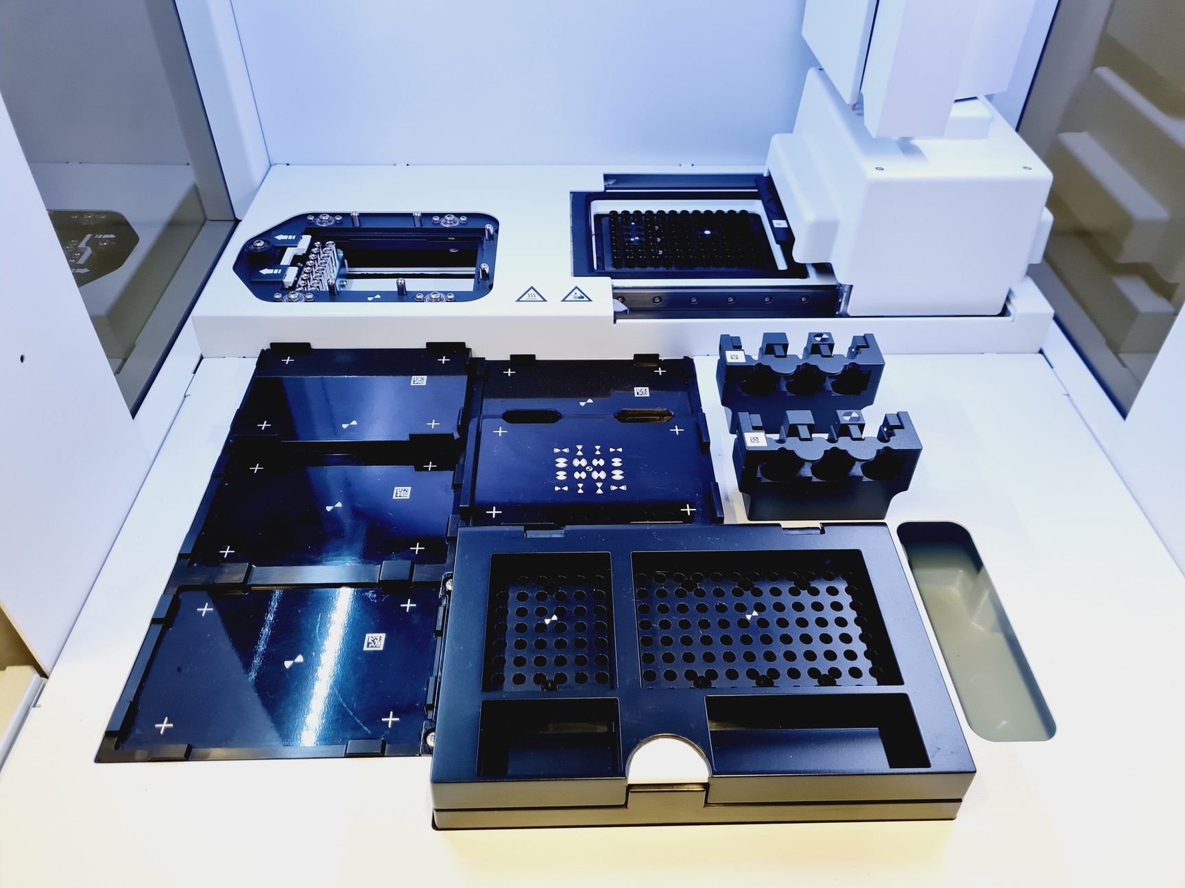 Ngs Lab Bench Agilent MagnisDx NGS Prep System Liquid Handler Lab