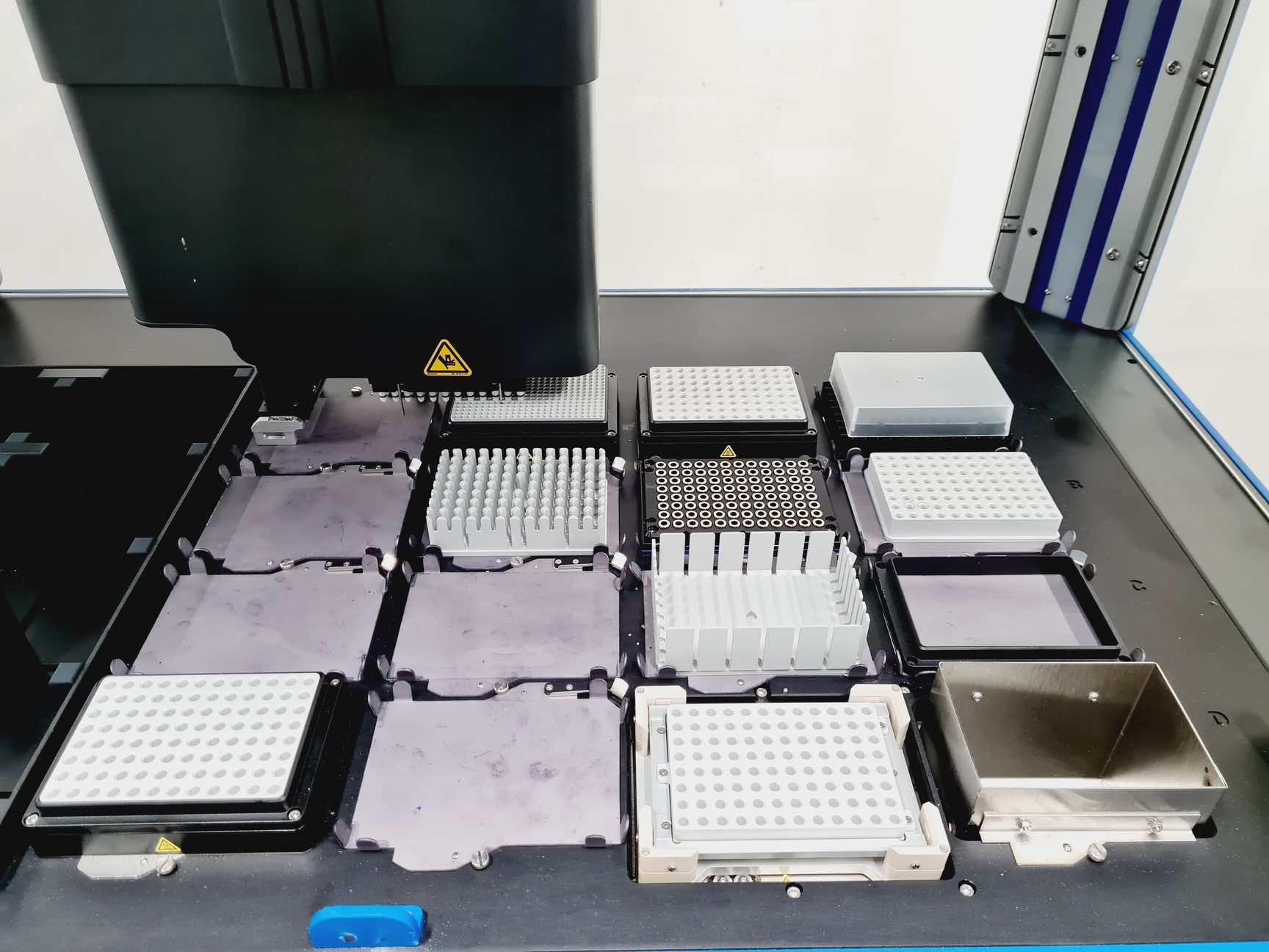 Image of Caliper LifeSciences Sciclone G3 / G3T Liquid Handler