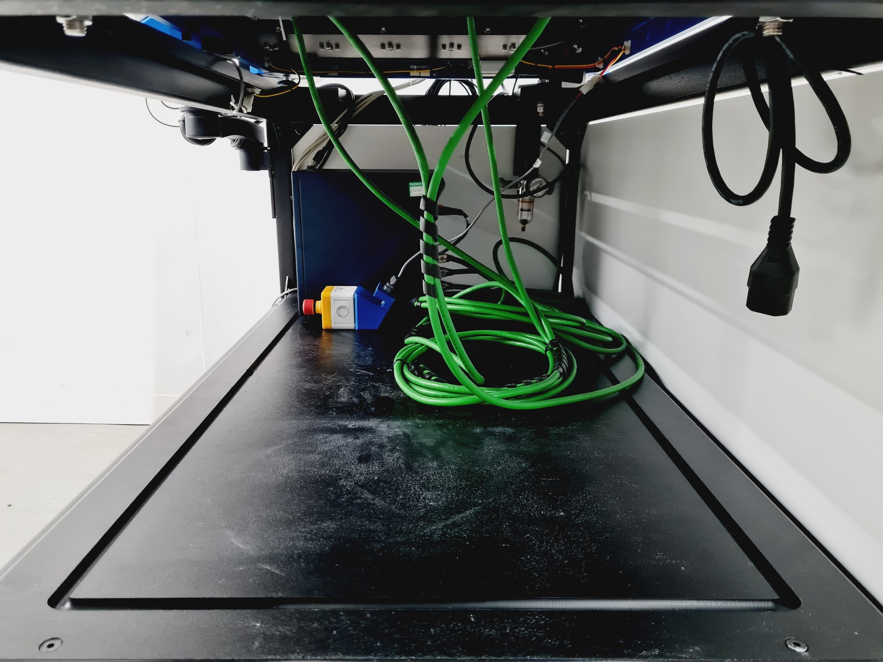 Image of Caliper LifeSciences Sciclone G3 / G3T Liquid Handler