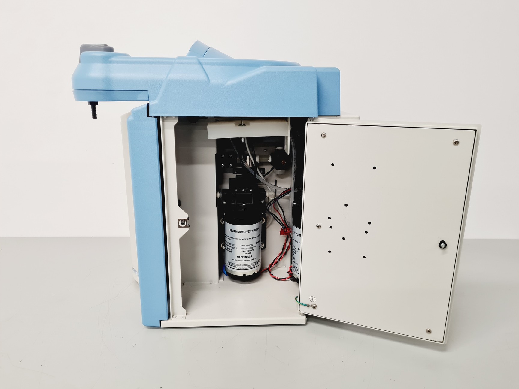 Image of Thermo Scientific Barnstead TII 7165 Water Purification System