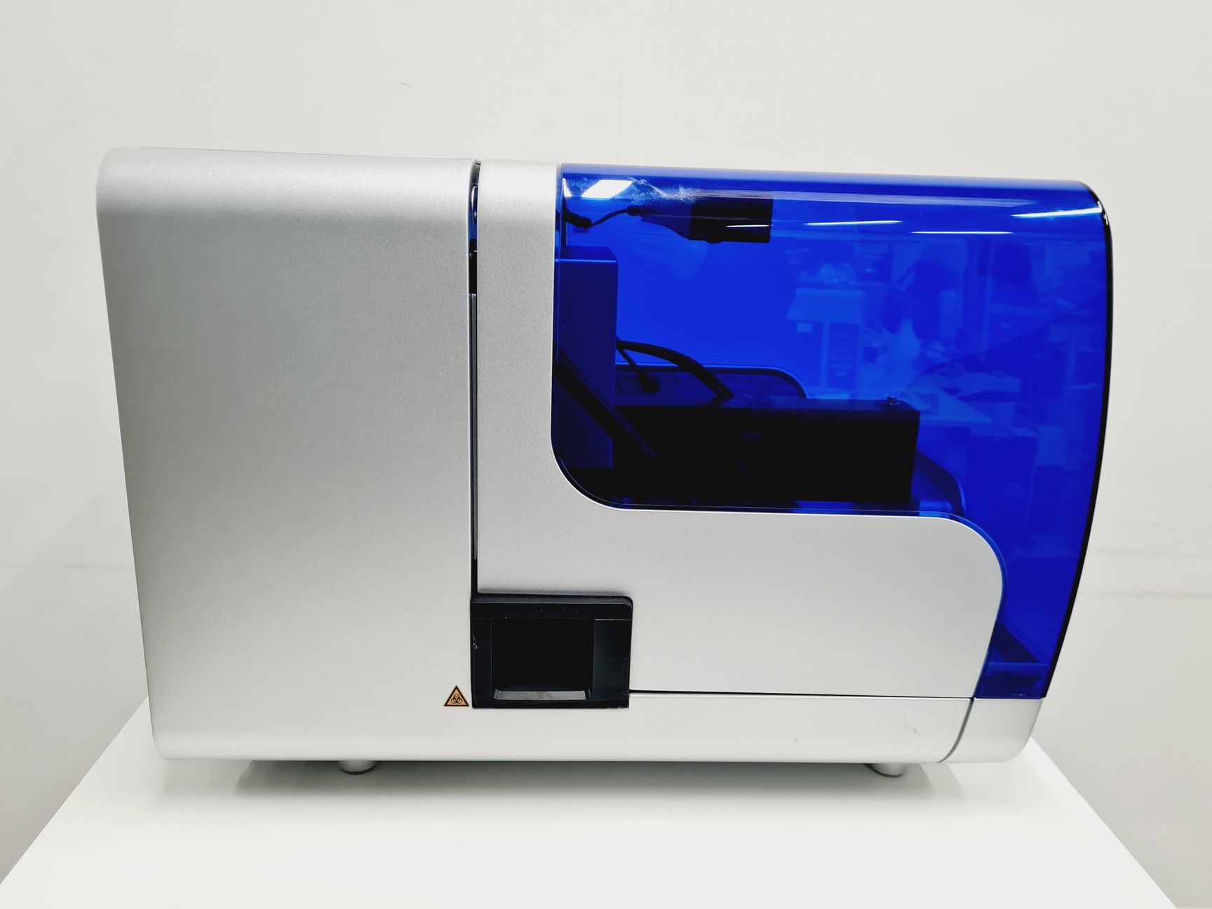 Qag Machine Qiagen QIAgility Automated PCR Workstation