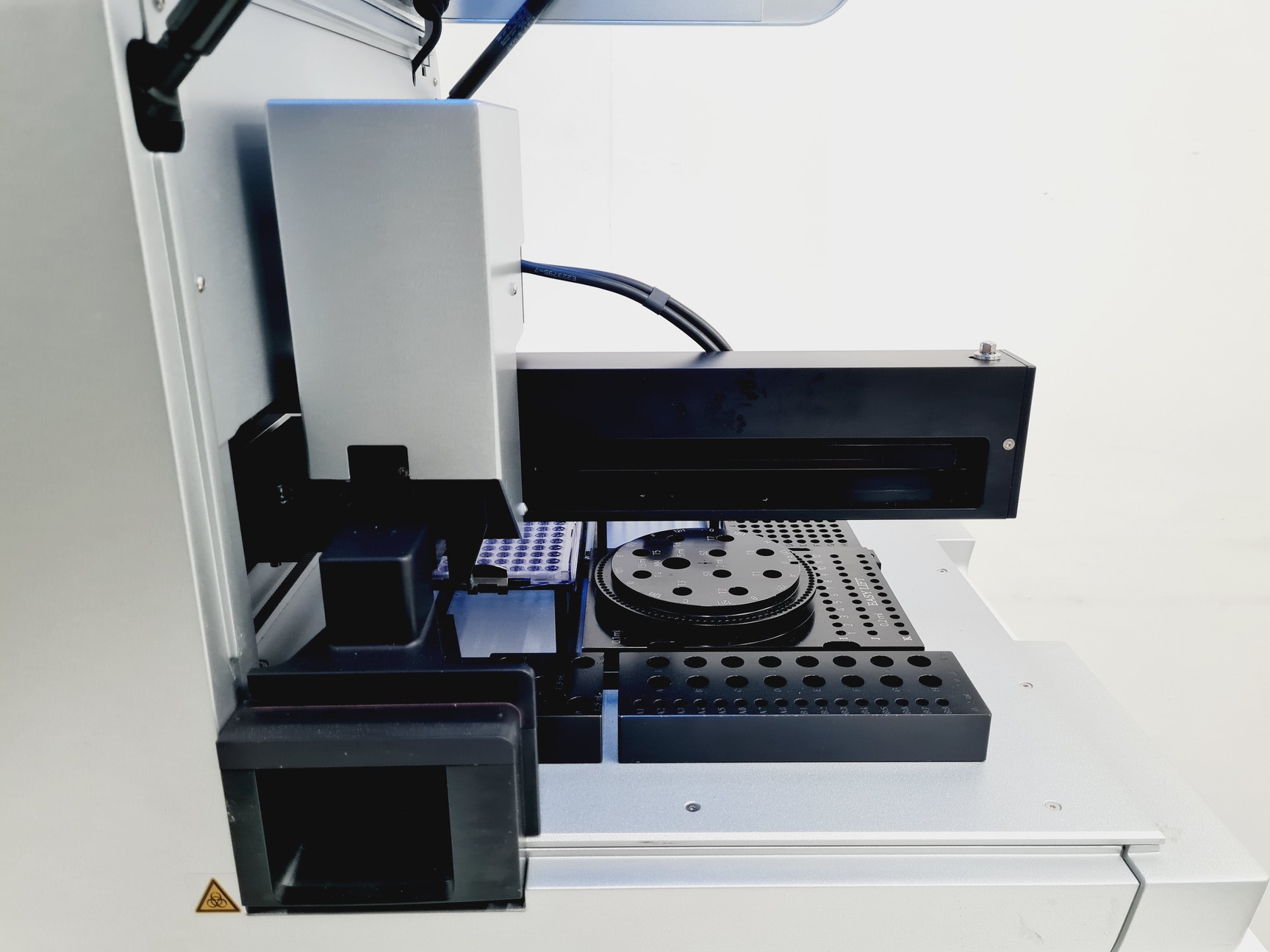 Image of Qiagen QIAgility Automated PCR Workstation