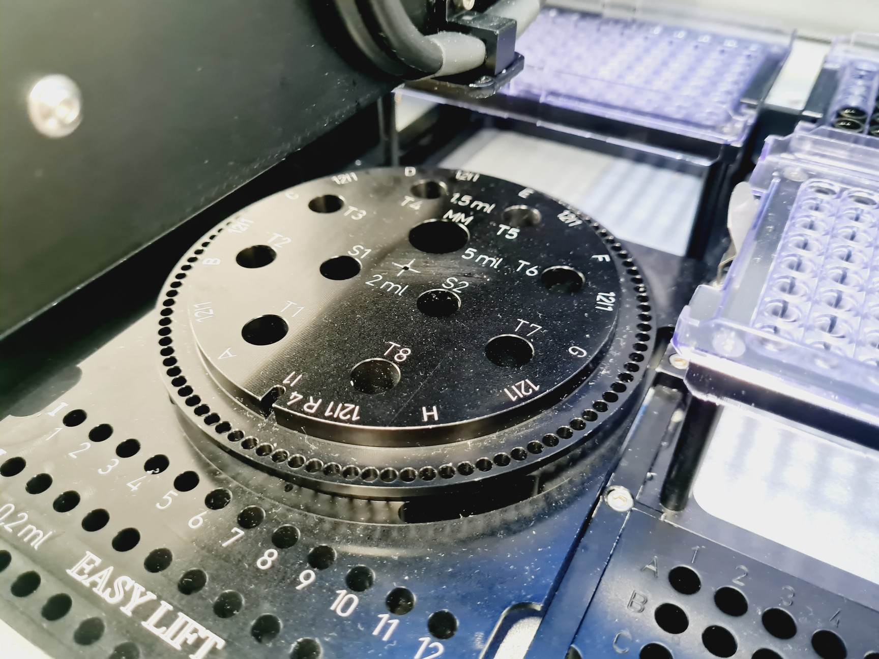 Image of Qiagen QIAgility Automated PCR Workstation