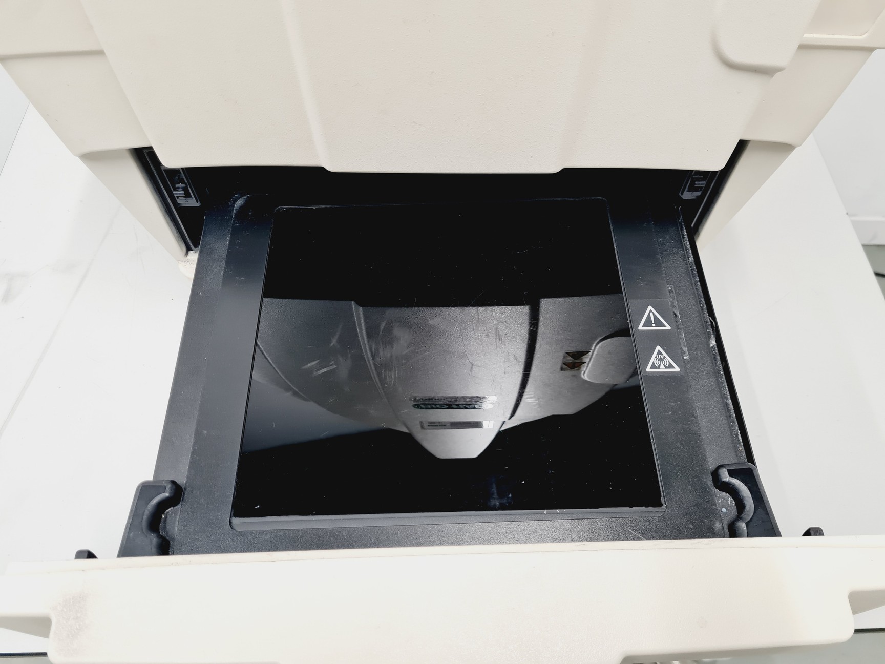 Image of Bio-Rad Universal Hood II ChemiDoc XRS+ Molecular Imager System