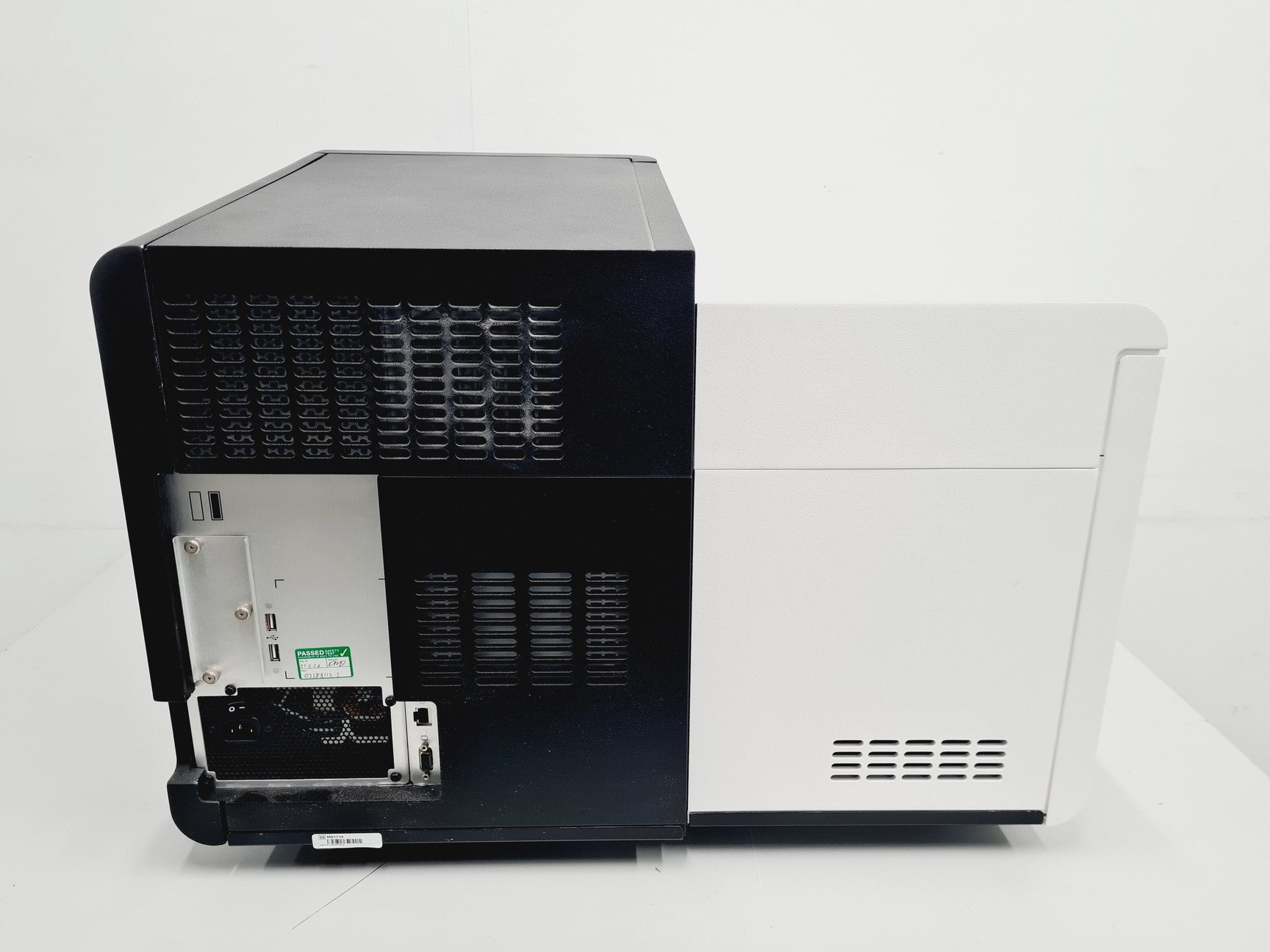 Image of illumina MiSeq DNA Sequencer Lab