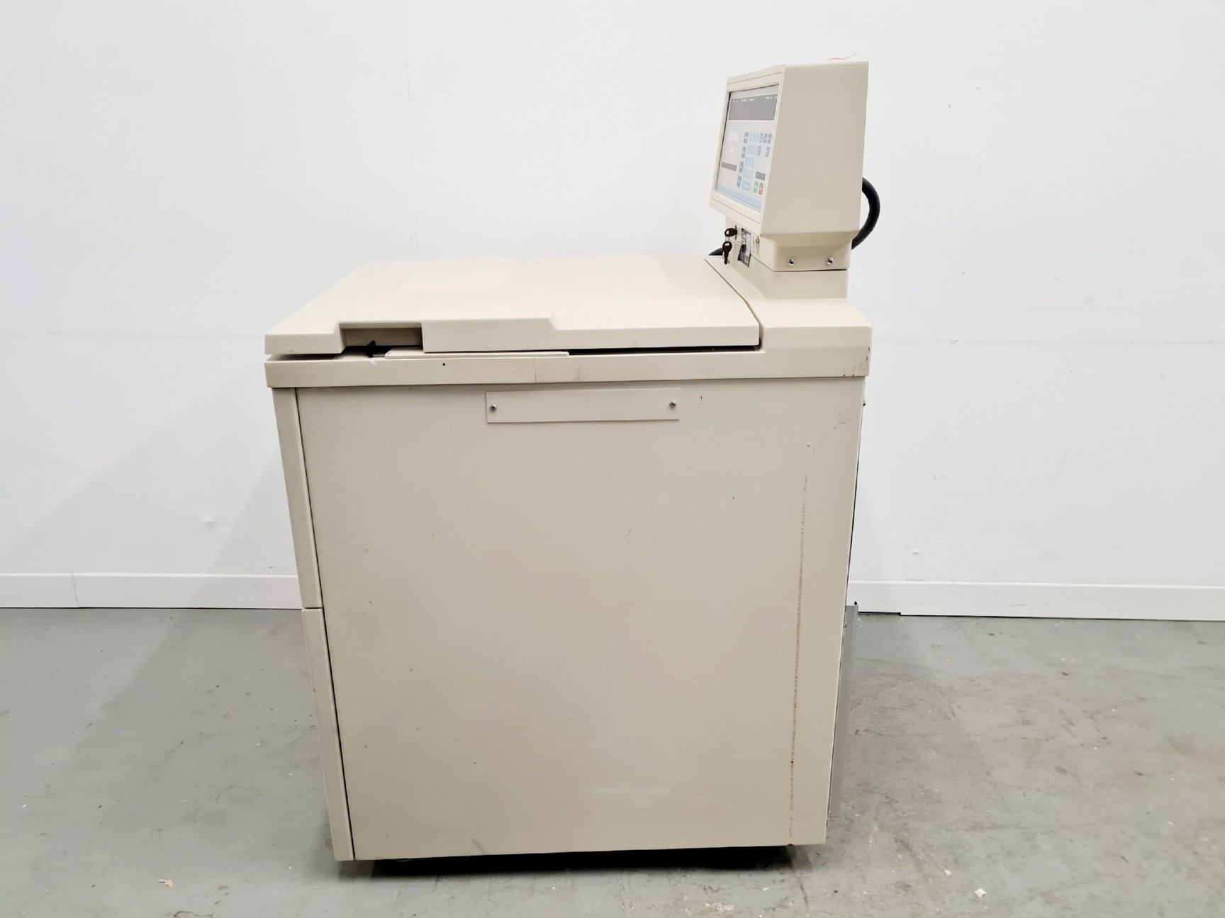 Image of Beckman J2-MC Centrifuge