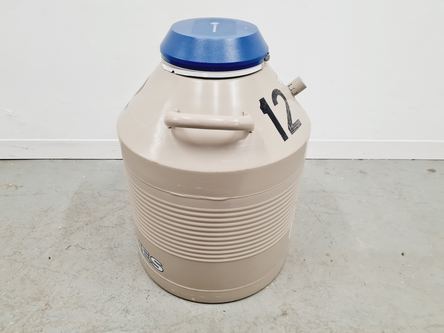 Image of Taylor Wharton 35L 750 RS Series Cell Storage Tank Dewar