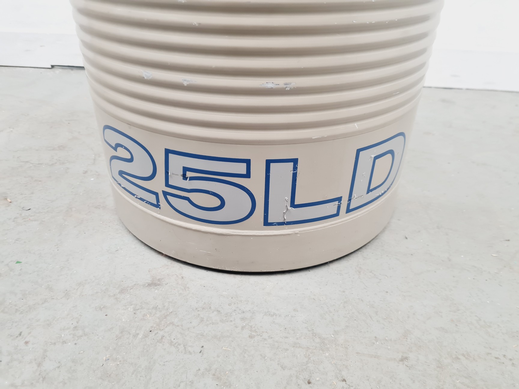 Image of Taylor Wharton 25LD Liquid Nitrogen Dewar