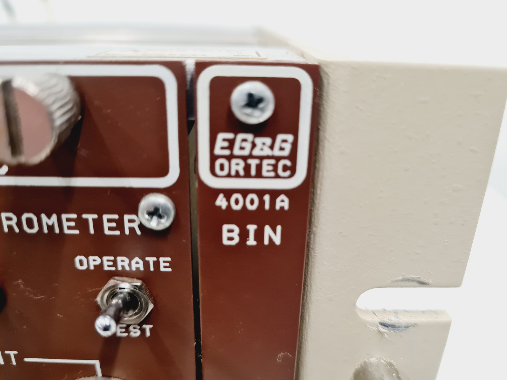 Image of Ortec 4001A Bin with 2 x Ortec 576 & 4 x Ortec 576A Alpha Spectrometer